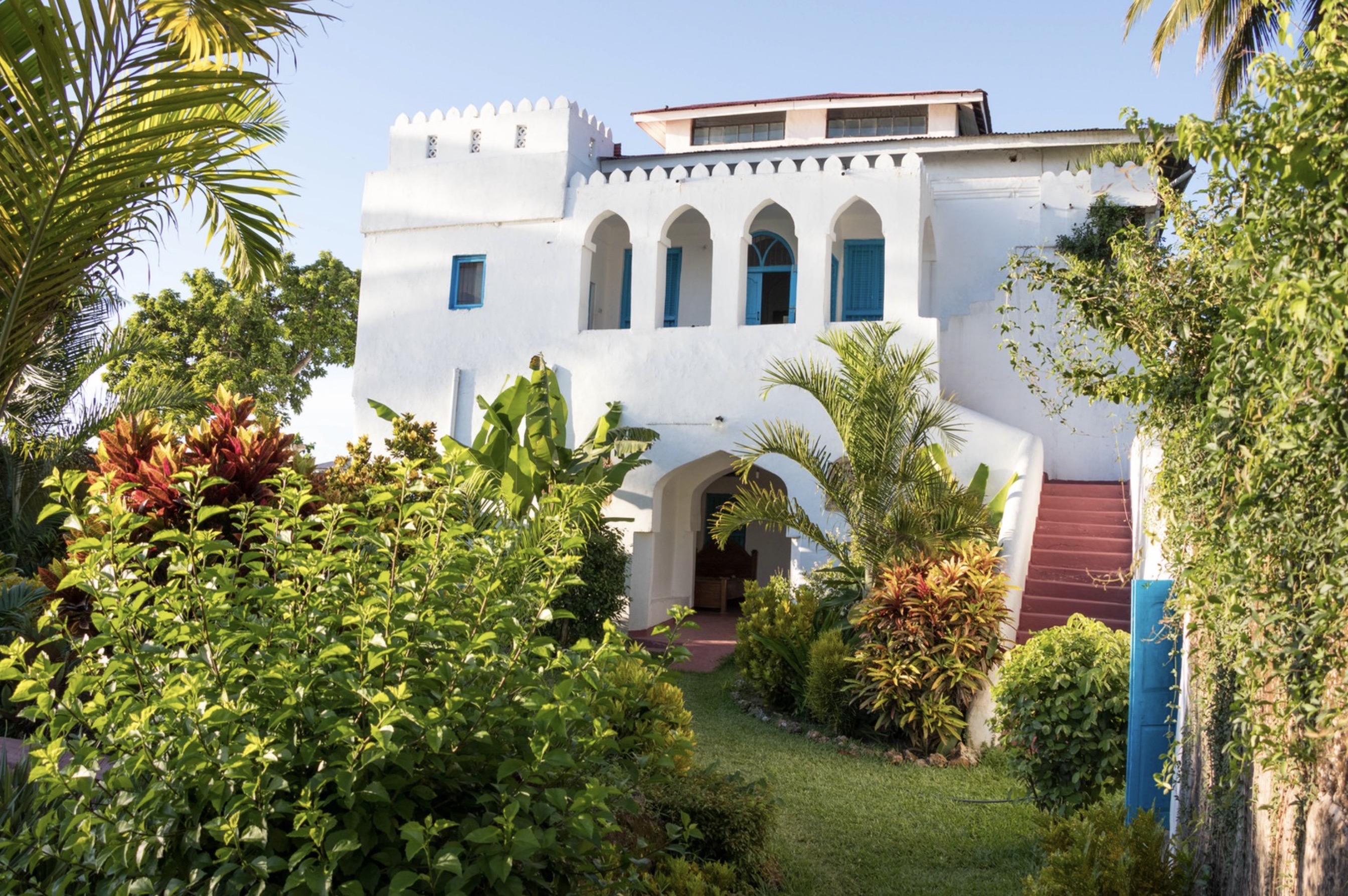 House of Royals Sultan Majid Room (beachfront) Villas for Rent in