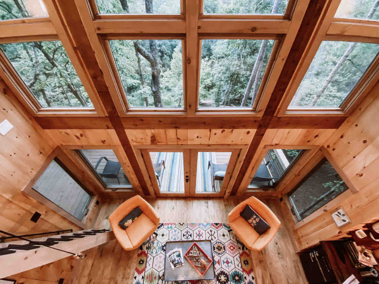Daybreak Designer Treehouse with amazing views Treehouses for Rent