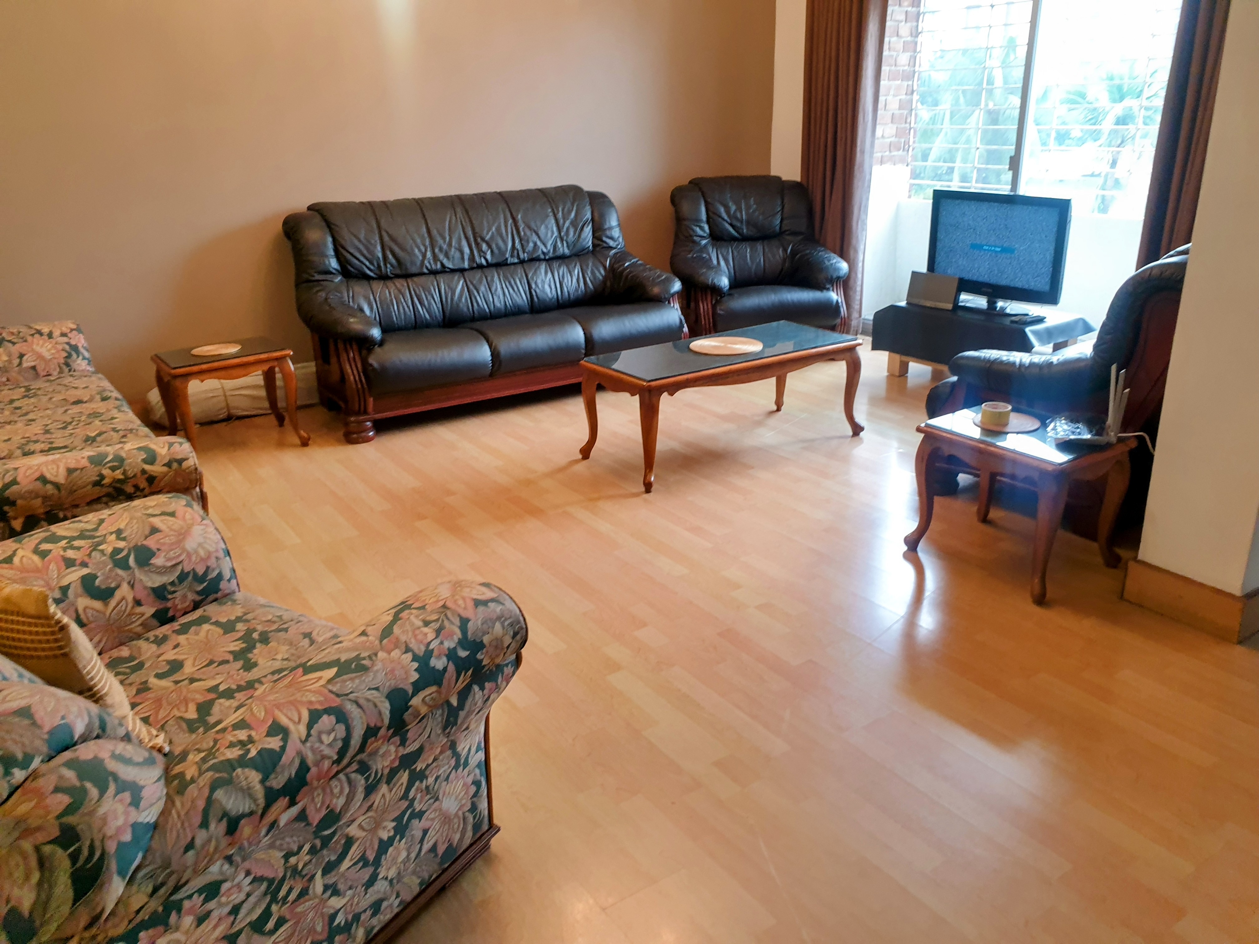 Luxurious and cozy flat in Dhanmondi, modern decor