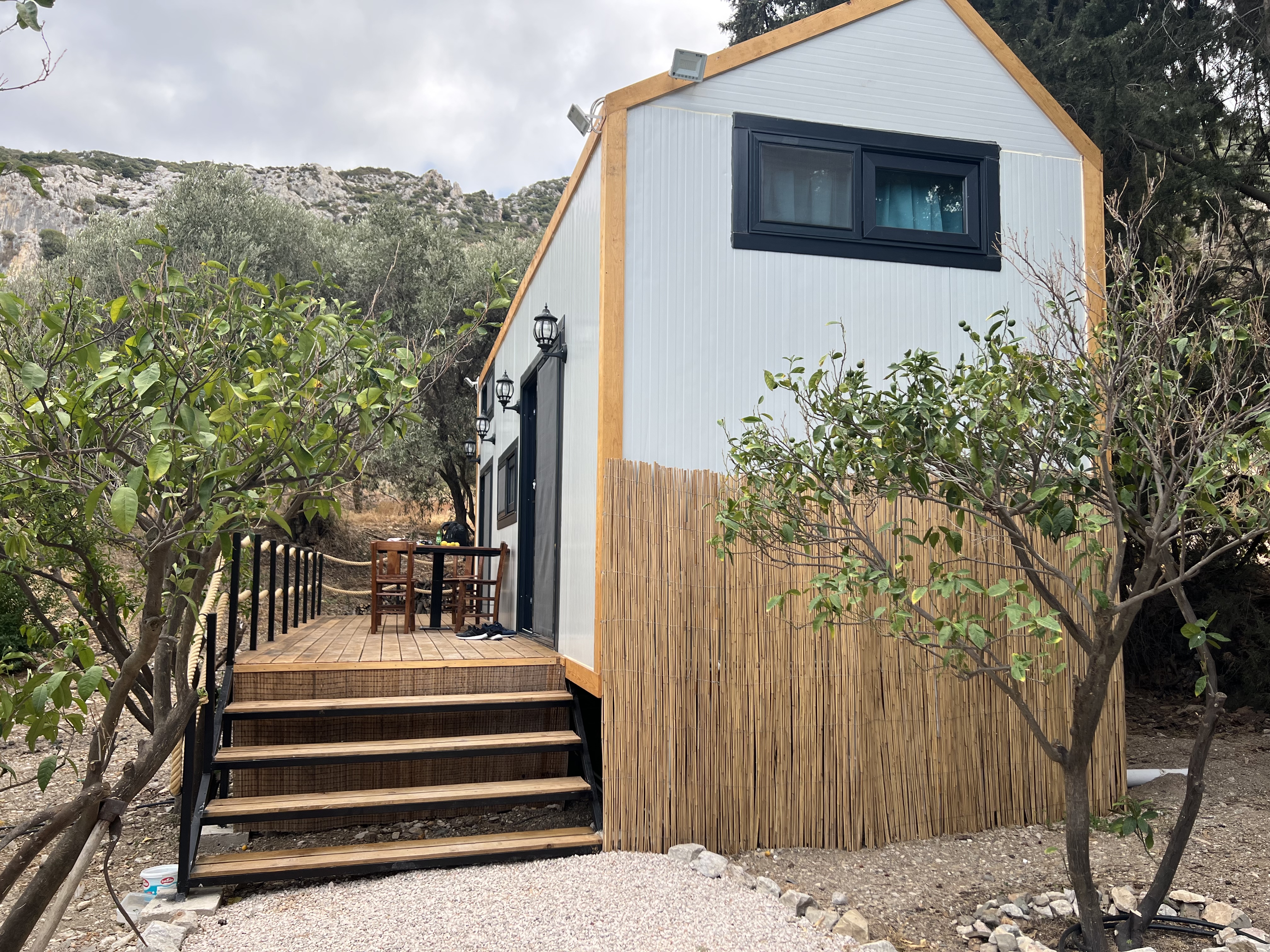 Cozy LITTLE house IN tangerine garden IN the valley