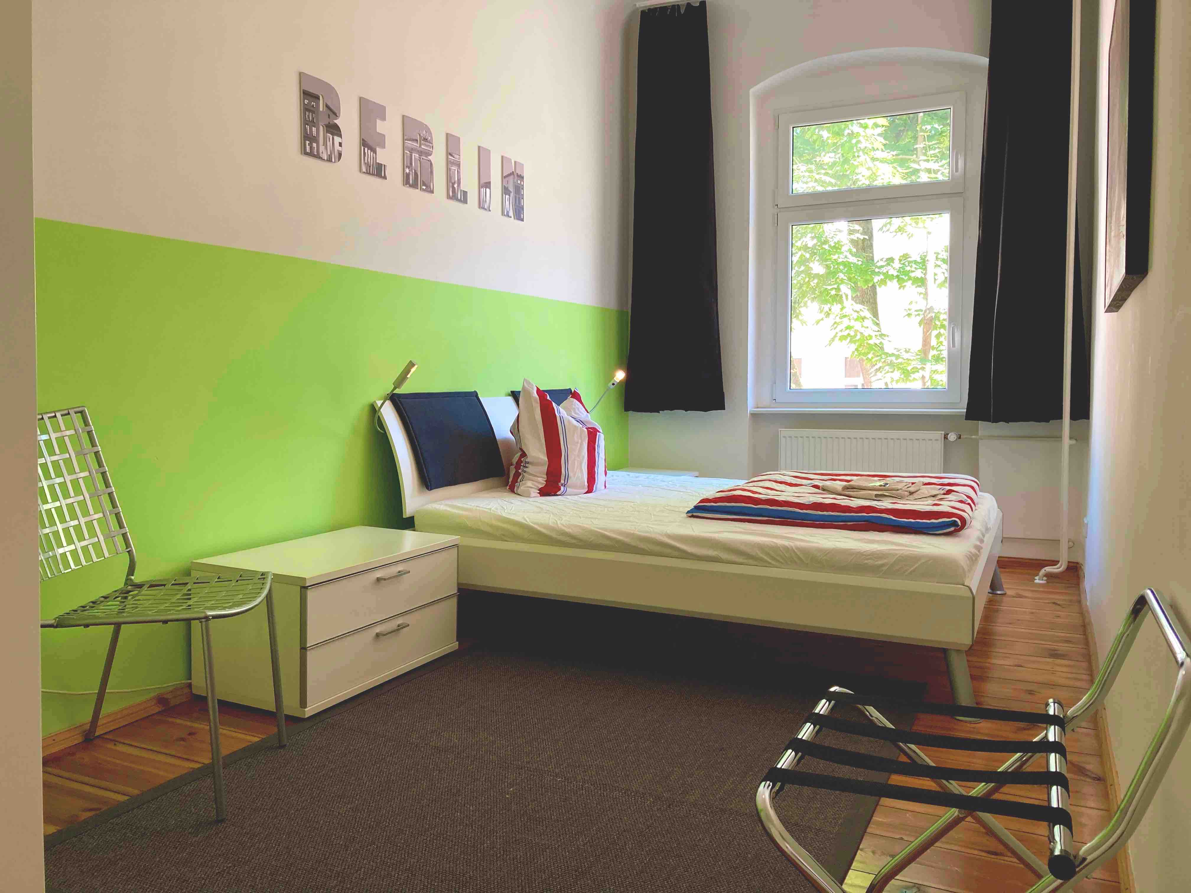 clean calm cosy Mitte-Apartment at Charité