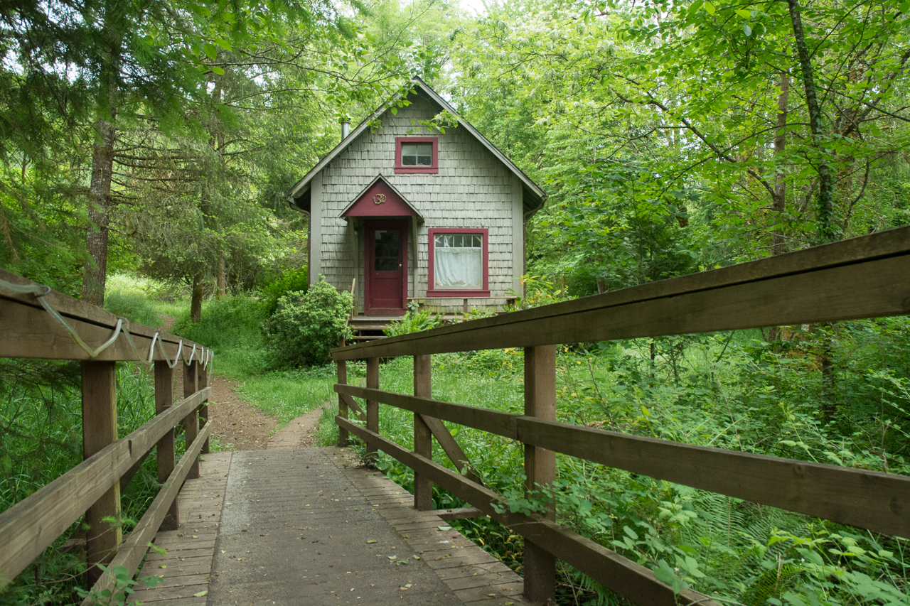 CreekSide Cottage on an Organic Farmstead Farm stays for Rent in
