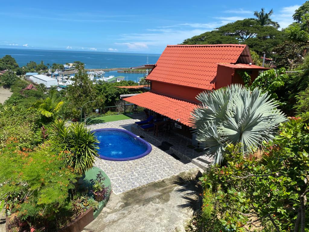 Monkey Suite with Pool. Apartments for Rent in Quepos, Puntarenas