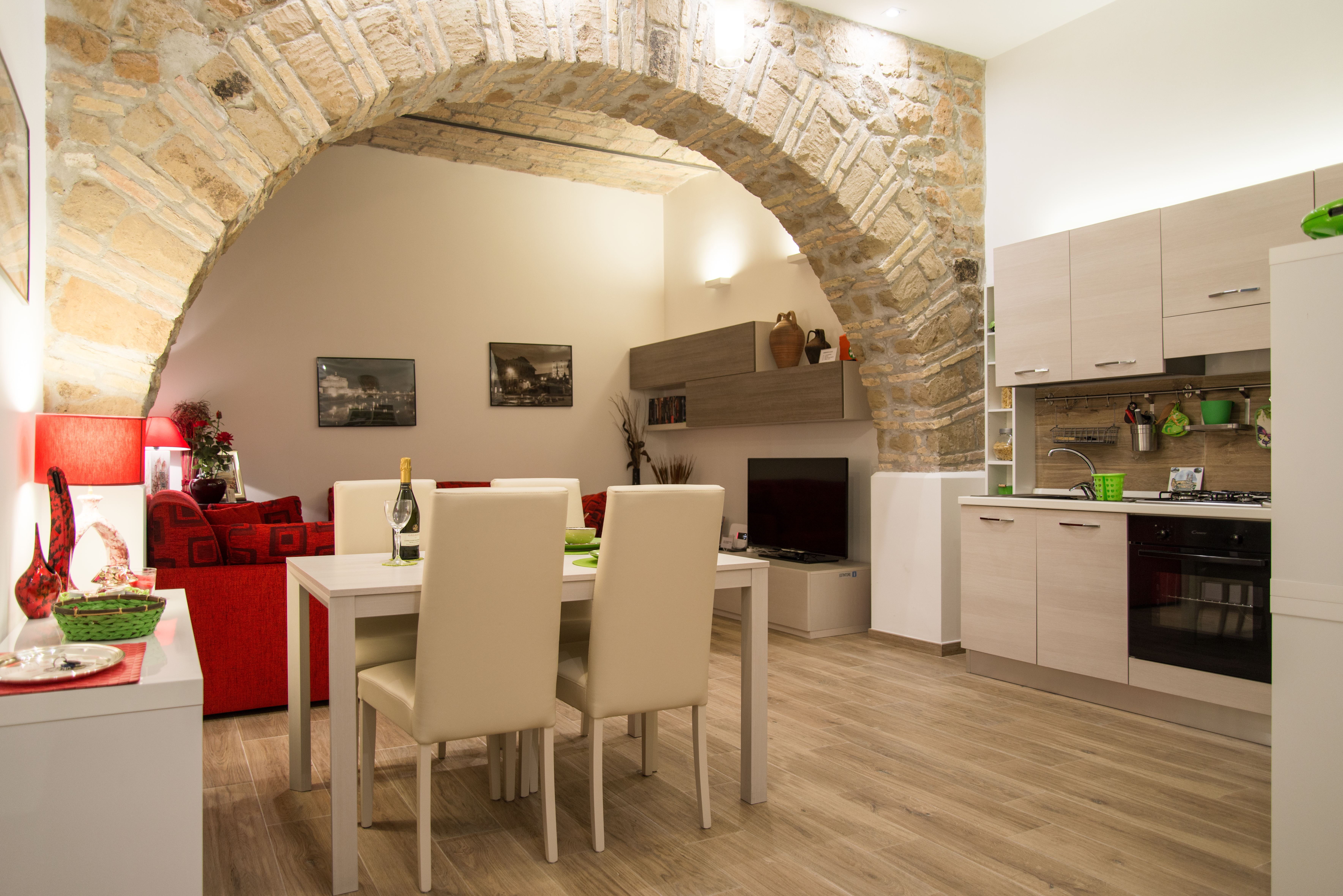 Arco Tra Cucina E Sala.Arco Al Colosseo Appartamenti In Affitto A Roma Lazio Italia