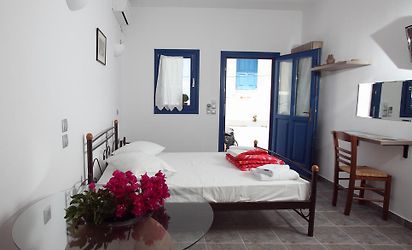 Rooms Margarita's in Castro, Folegandros, top fl.