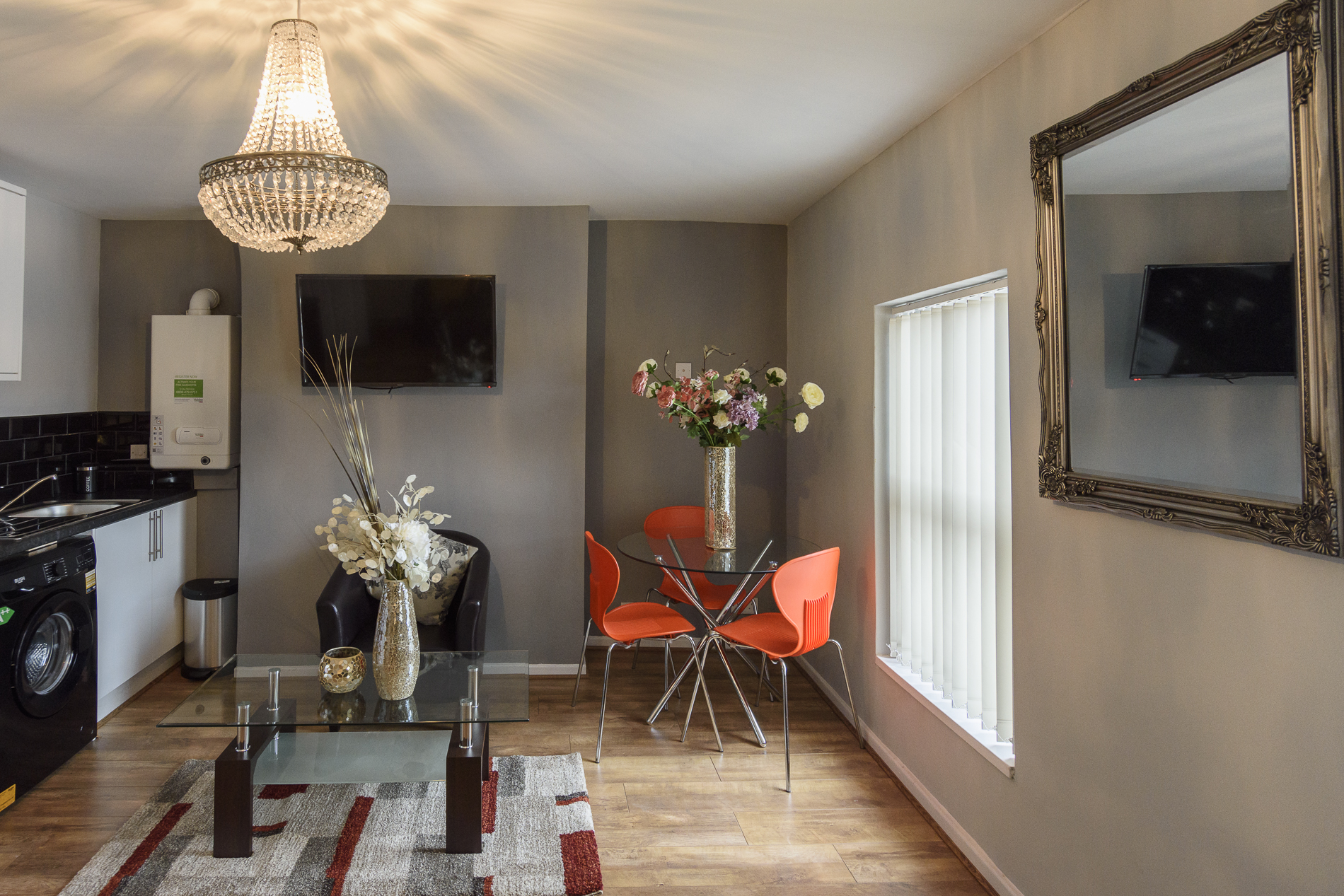 Beautiful 2 Bedrooms Apartment Near City Centre