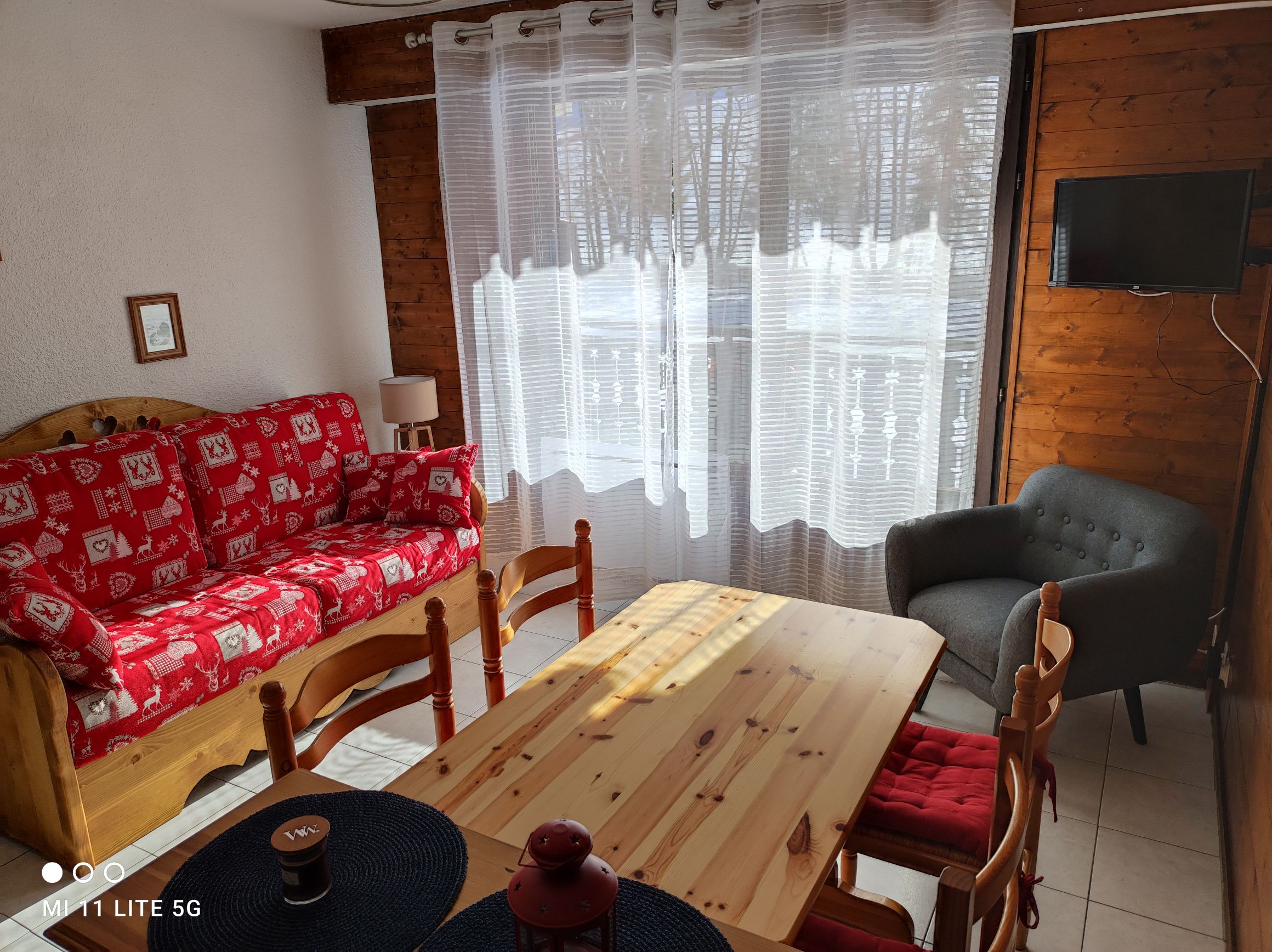 Beautiful studio at the foot of the slopes  facing south
