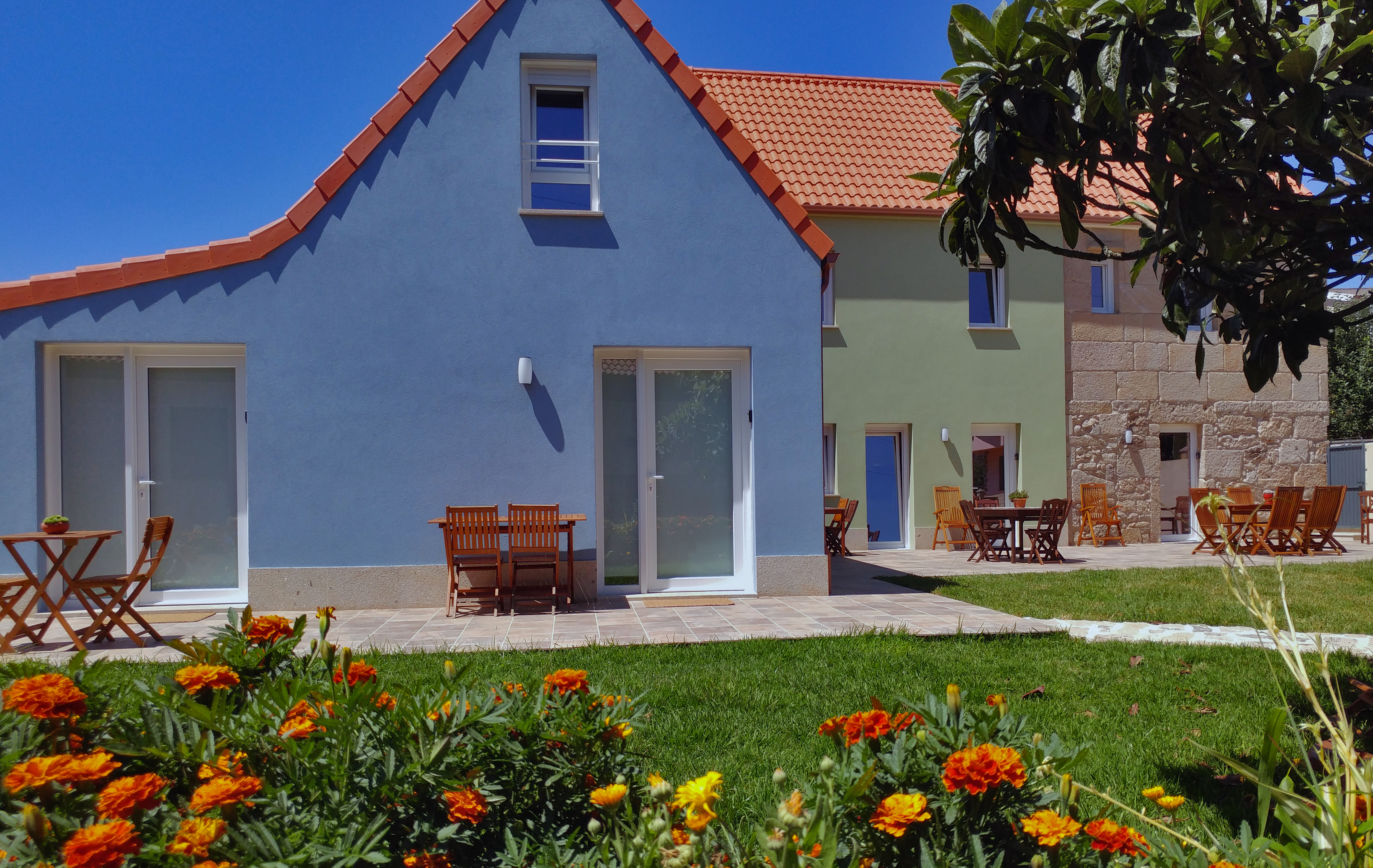 Apartment with garden near the sea