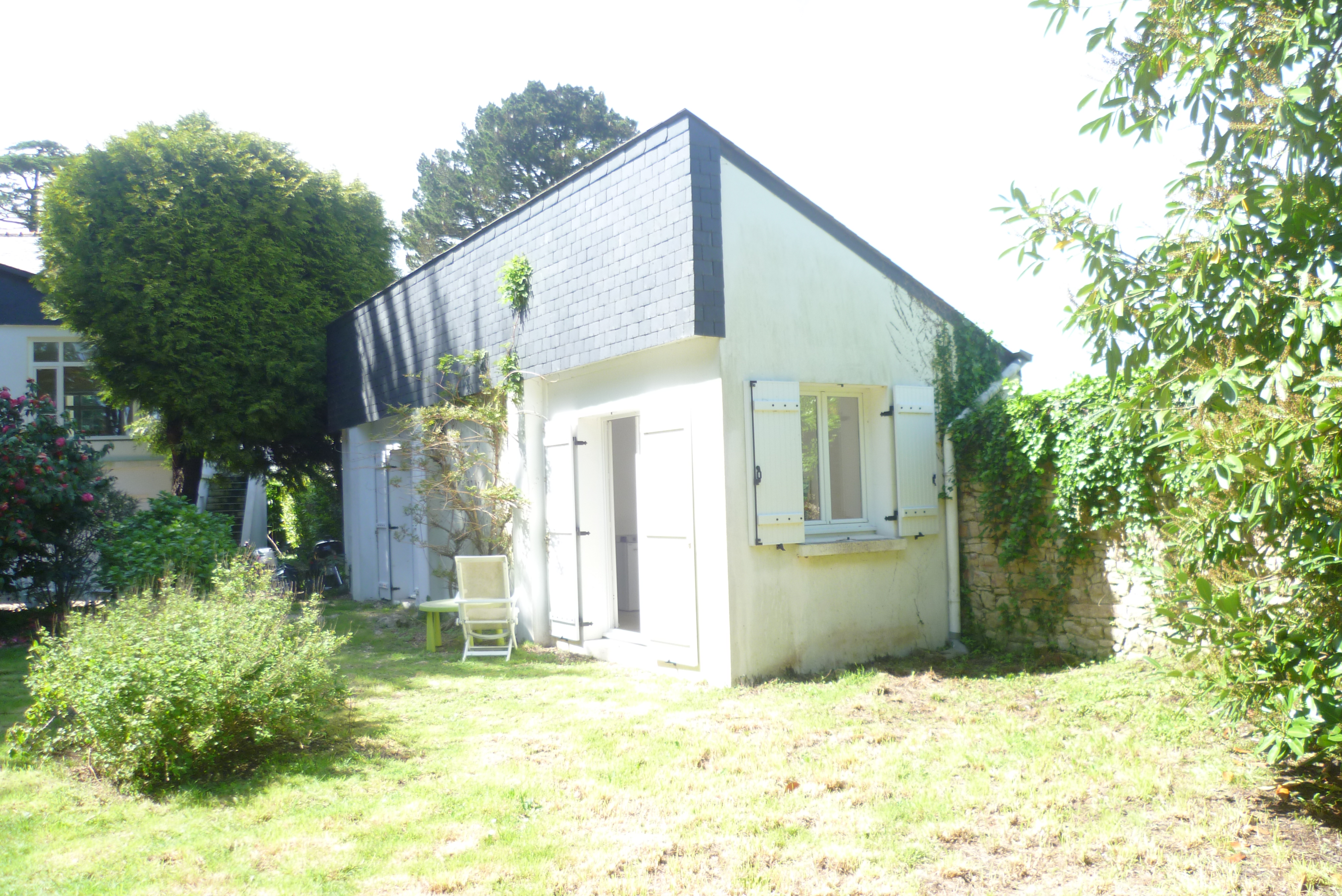 Maisonnette in property of 2000 m2, quiet