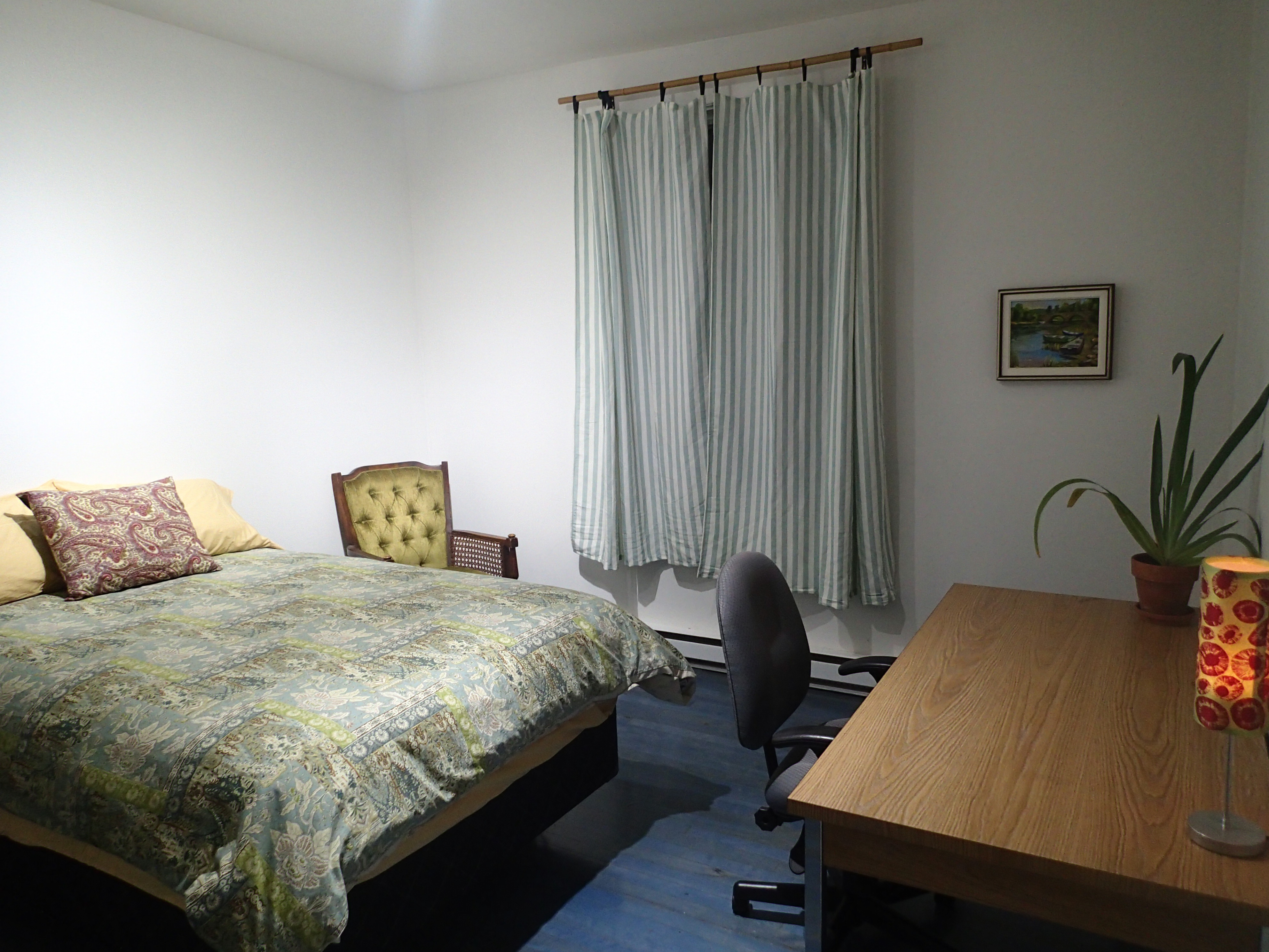 Bright room 10min to Metro, Glen, CUSM hospital