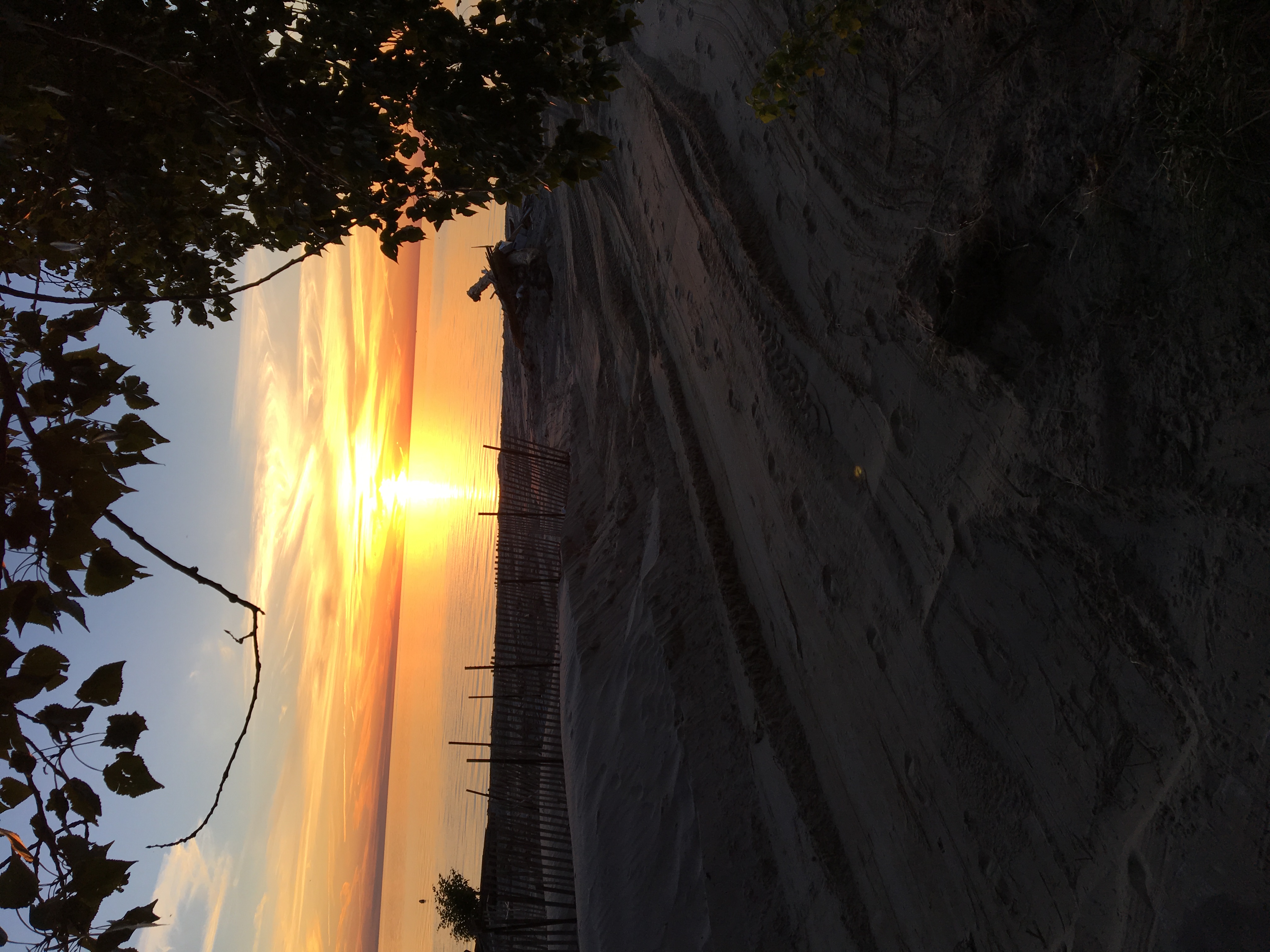 sunset backyard living irving ny on Lake Front Home In Sunset Bay Ny Houses For Rent In Irving New York United States