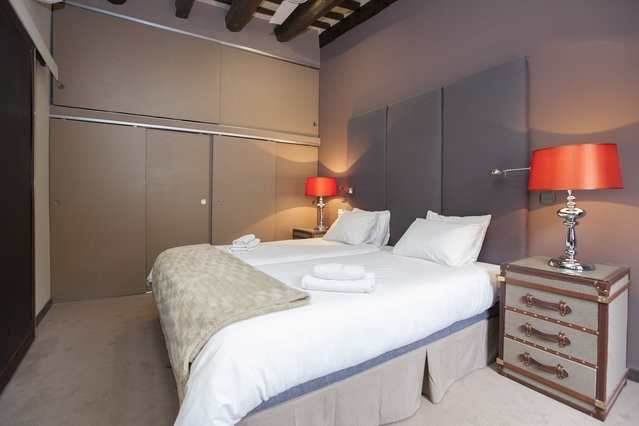 pdf3 TRENDY 1 BEDR. FLAT IN EL BORN in Sant Pere, Santa Caterina i la Ribera, Barcelona