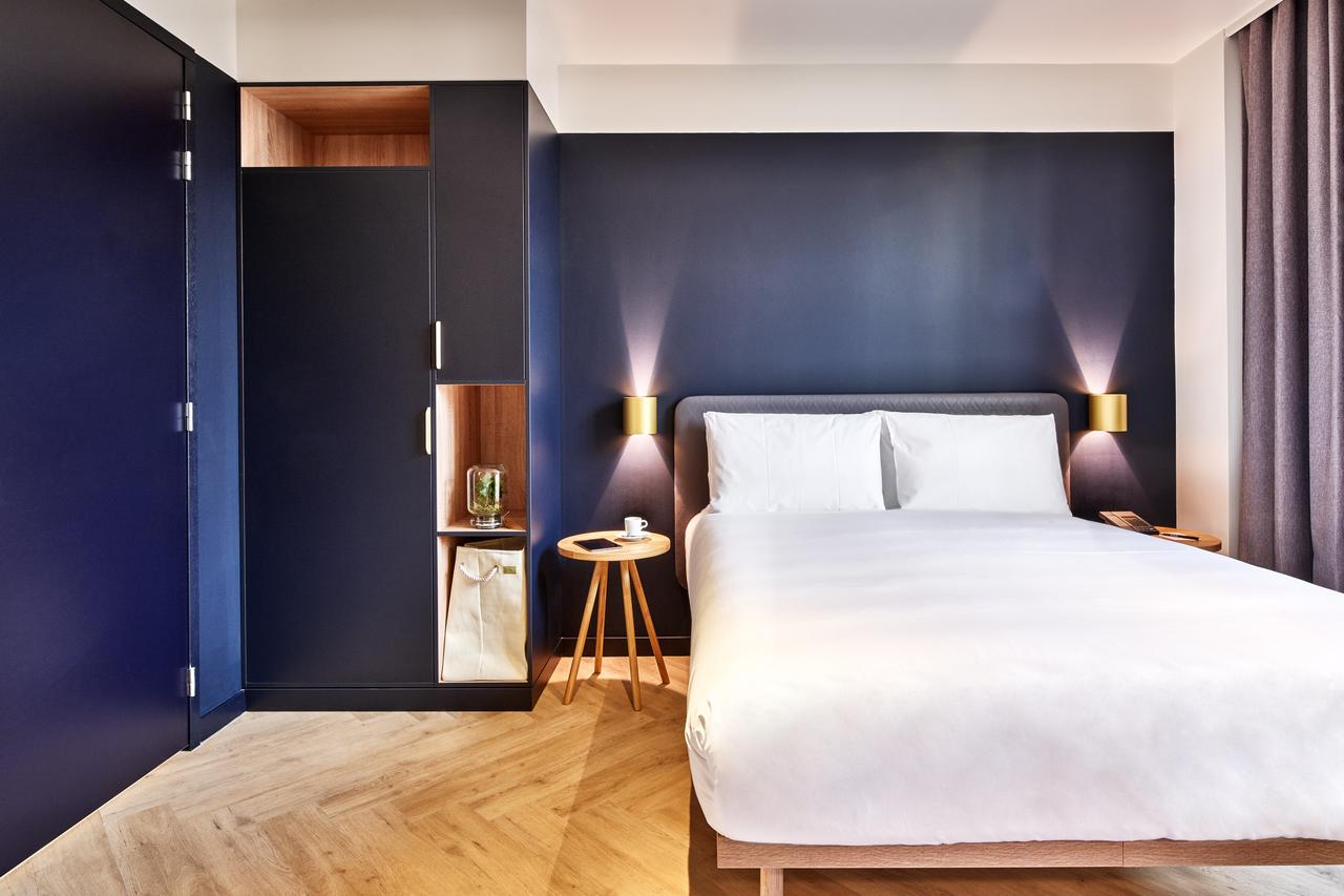 One-bedroom suite sofa bed including breakfast — The Hague stay