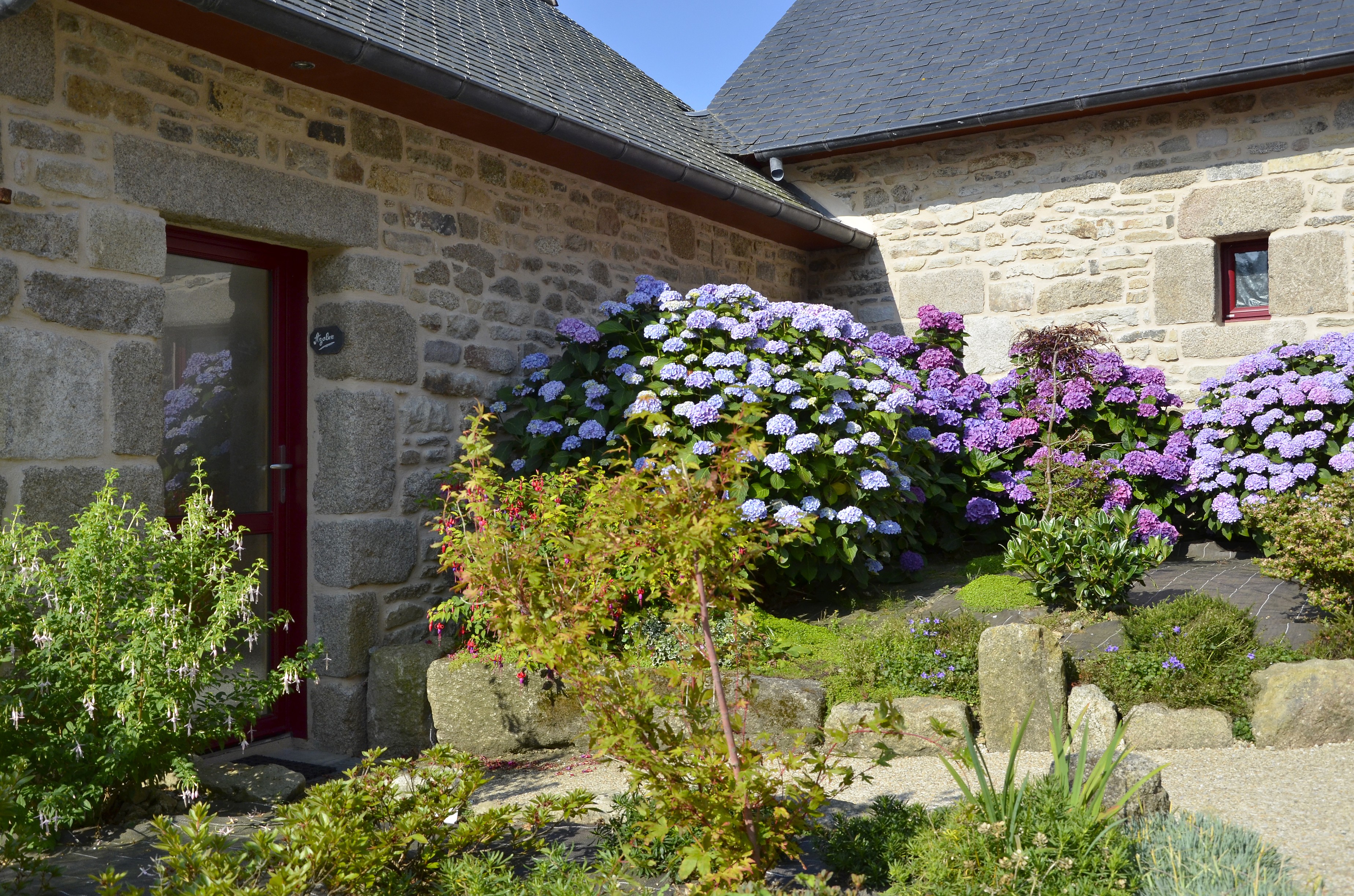 Azalée cottage in a renovated old farmhouse