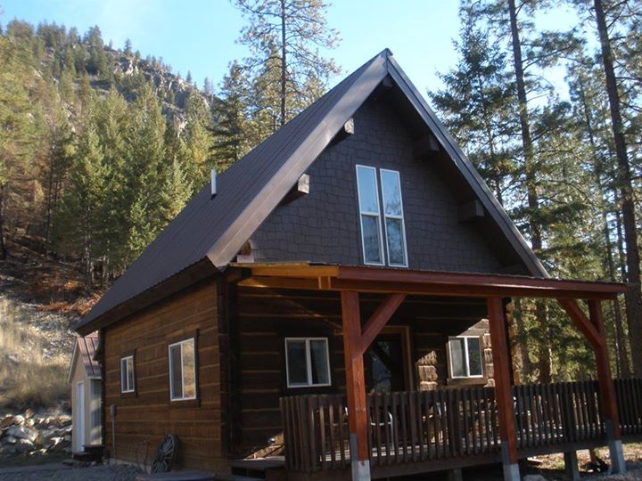 Cozy 2 BR log cabin with views Cabins for Rent in Superior, Montana