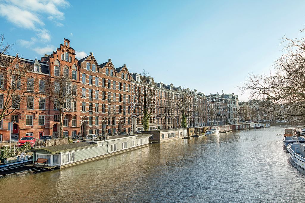 Sunny, luxurious apartment on picturesque canal — Amsterdam stay
