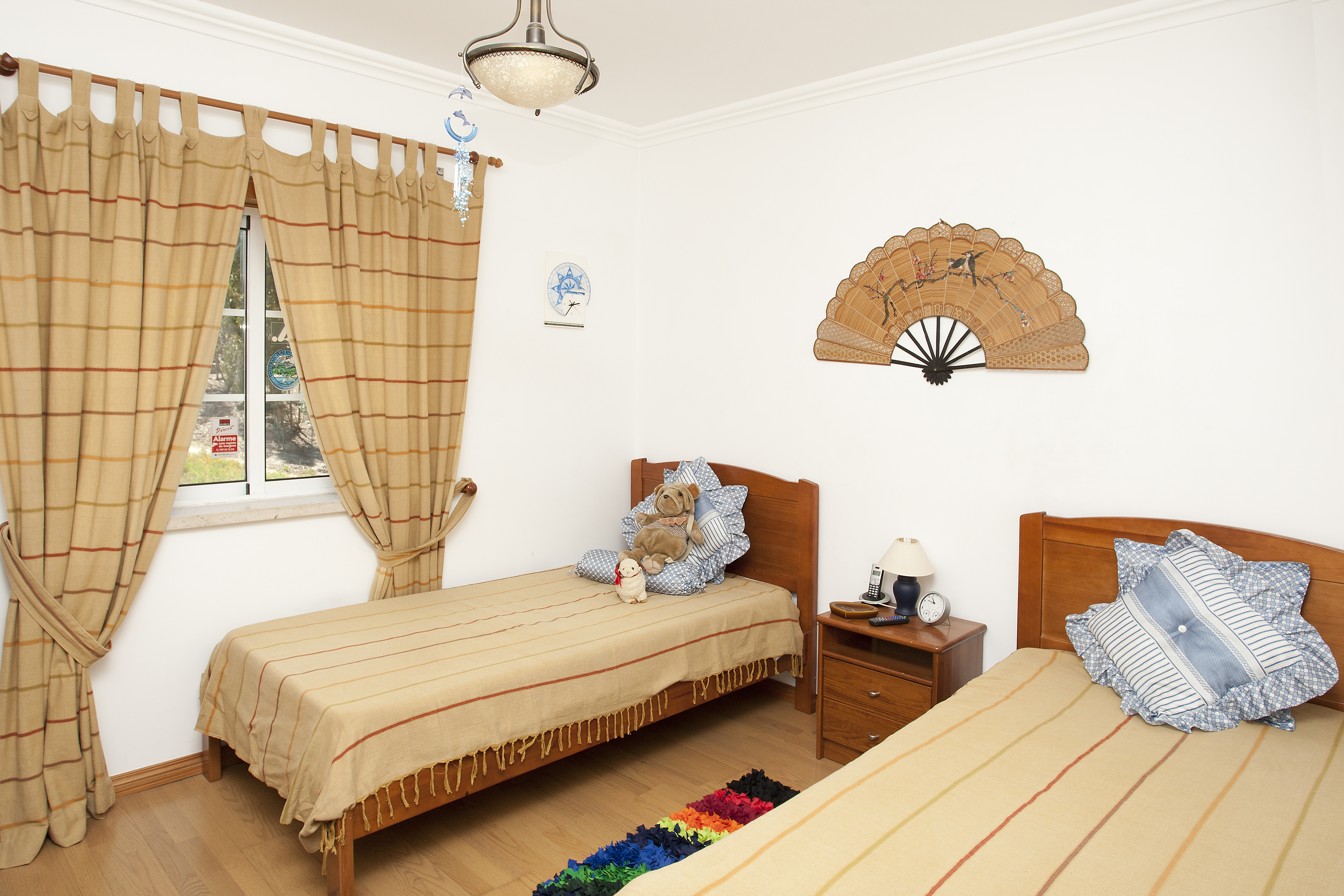 Look this very nice double room in Ramalhal, Lisbon