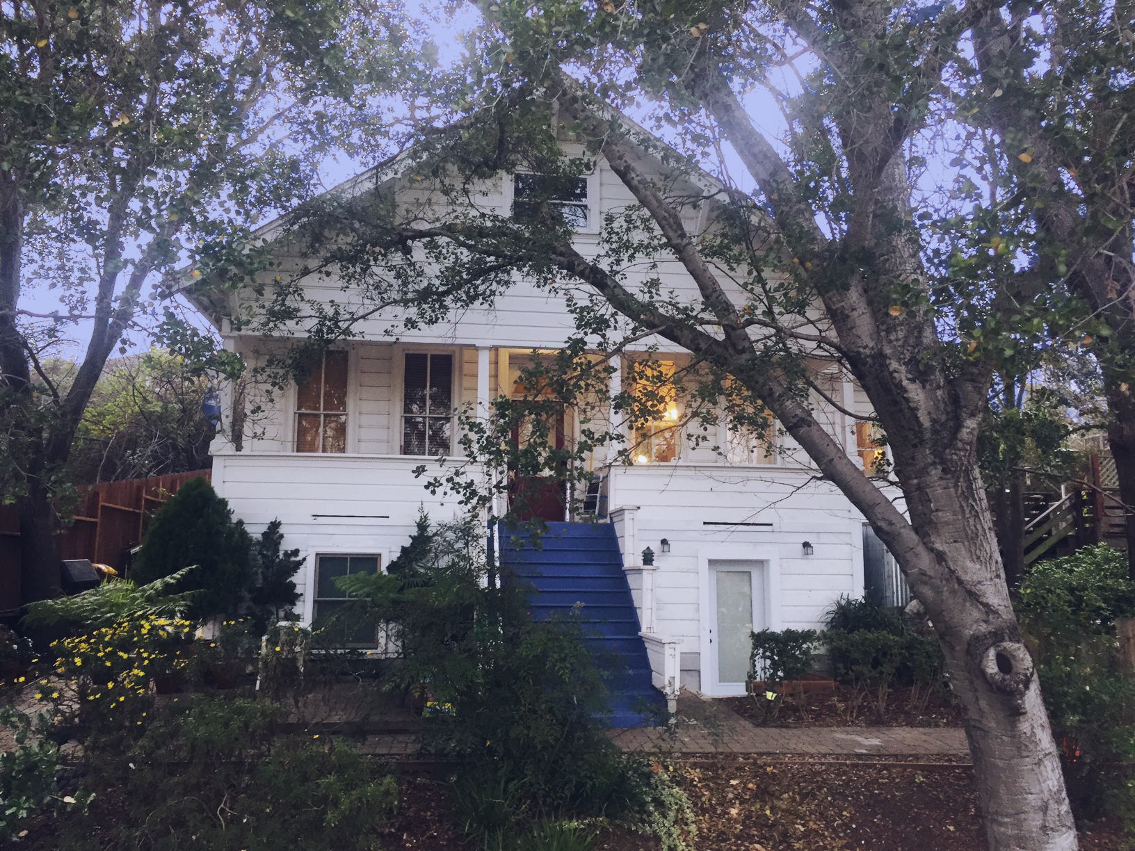 Contemporary Apartment in a 19th Century House in Upper Dimond, Oakland
