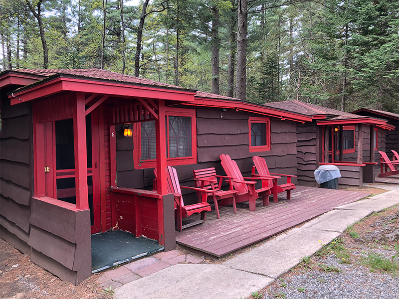 Tail O' Pup Rustic Cabin 10 5 min Lake Placid Tiny houses for