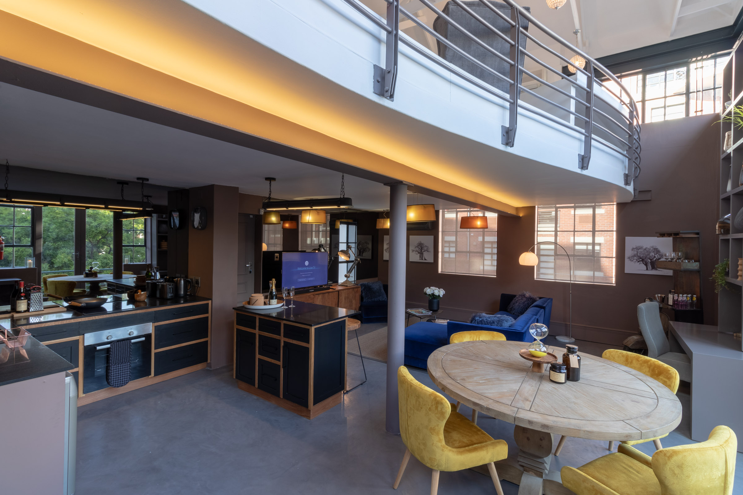 Cape Town Luxury Loft Design in Trendy Area