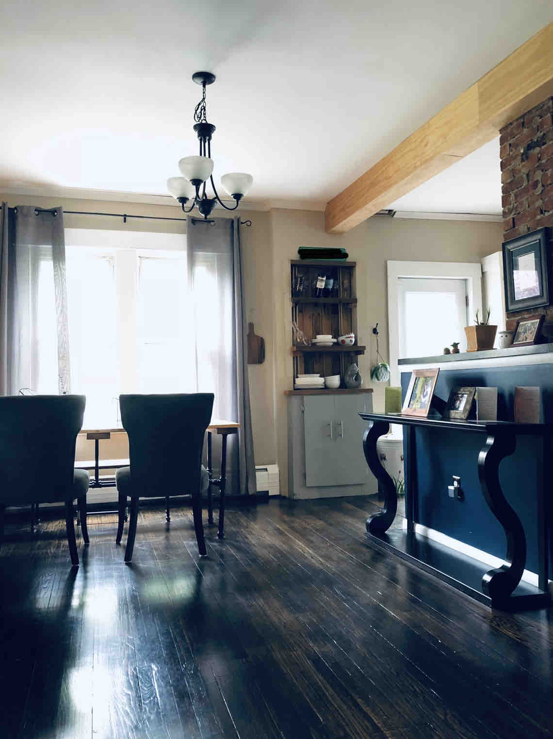 Charming dog friendly home with private yard! in FIRST WARD, Albany