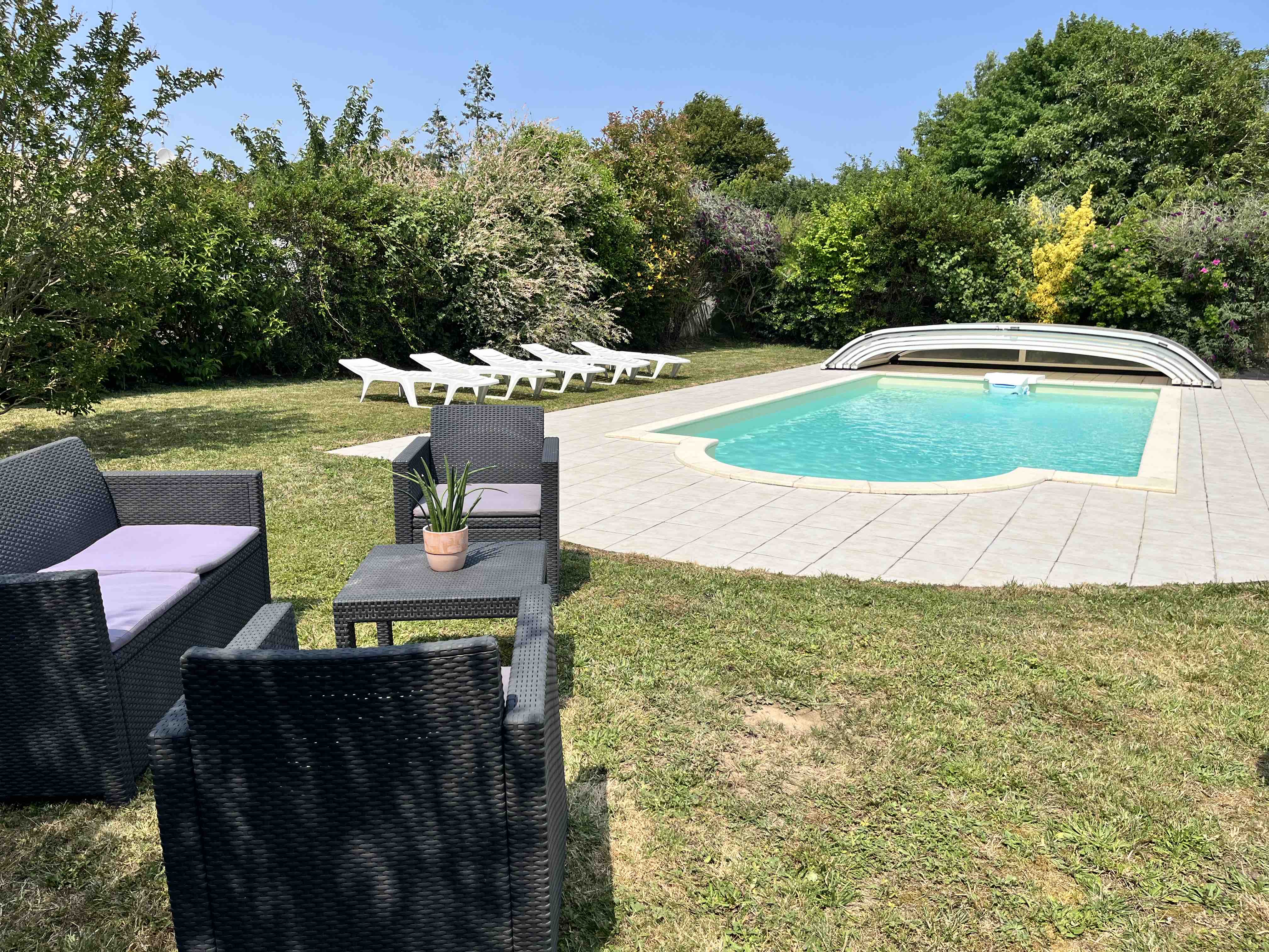 House with heated pool