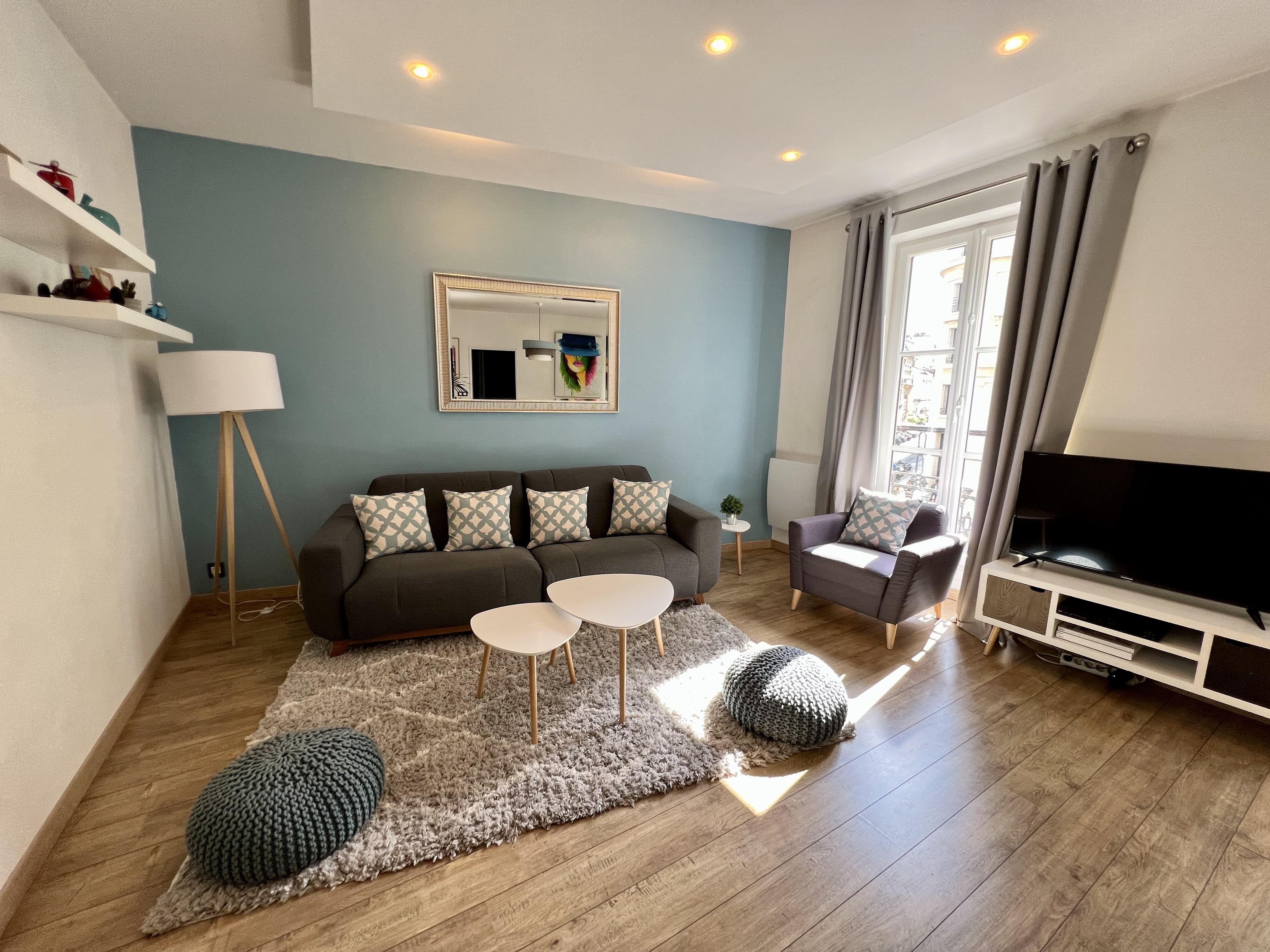 Newly renovated spacious apartment near the Louvre