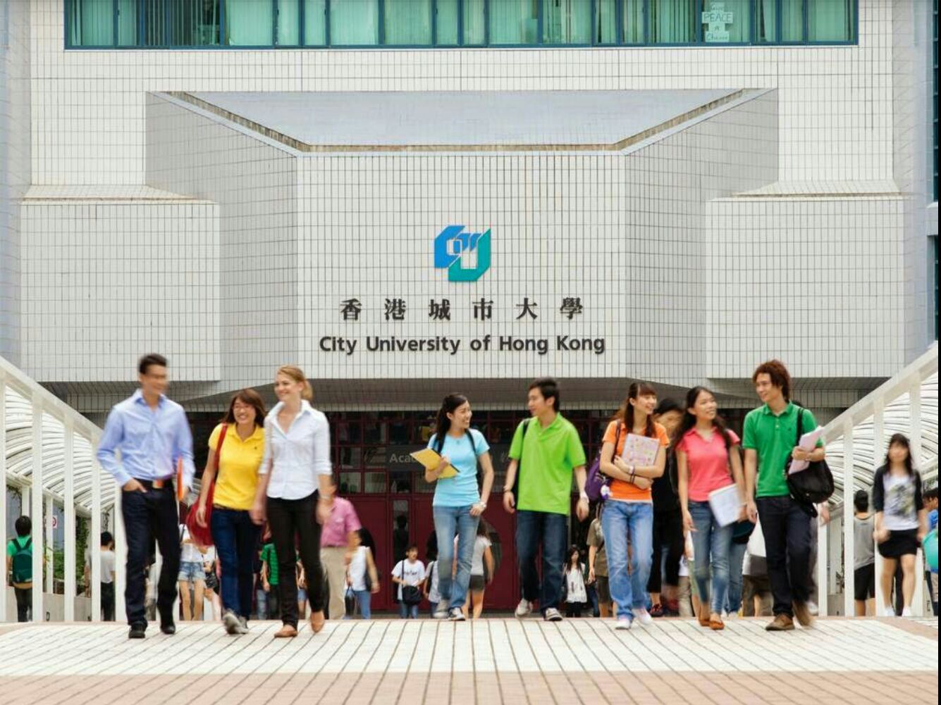 日租350元最少租28晚。兩人房間上下層床。鄰近香港城市大學近地鉄站,清靜整潔,交通便捷,治安良好。 in Sham Shui Po, Hong Kong