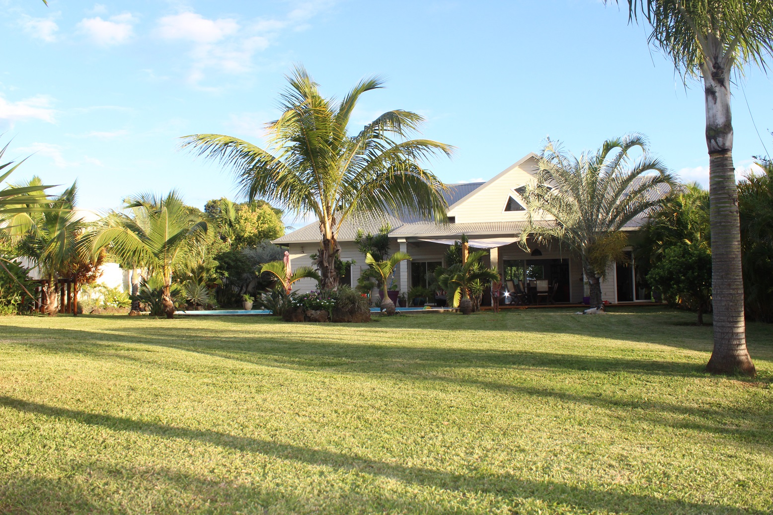 ST PIERRE VILLA STANDING SUR 1500M2 Maisons à louer à Saint Pierre