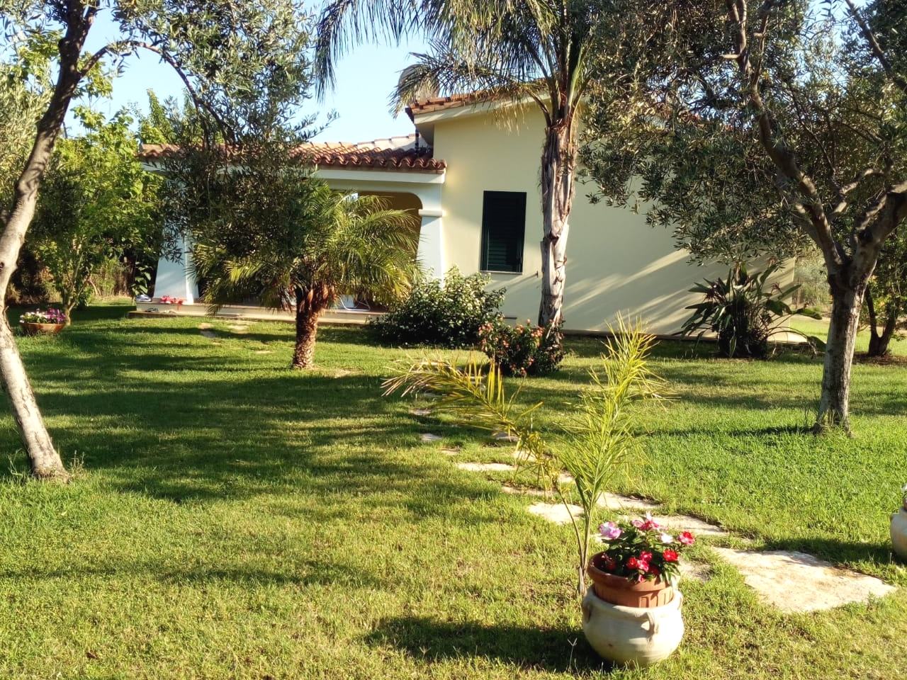 On FILU
Villa by the sea