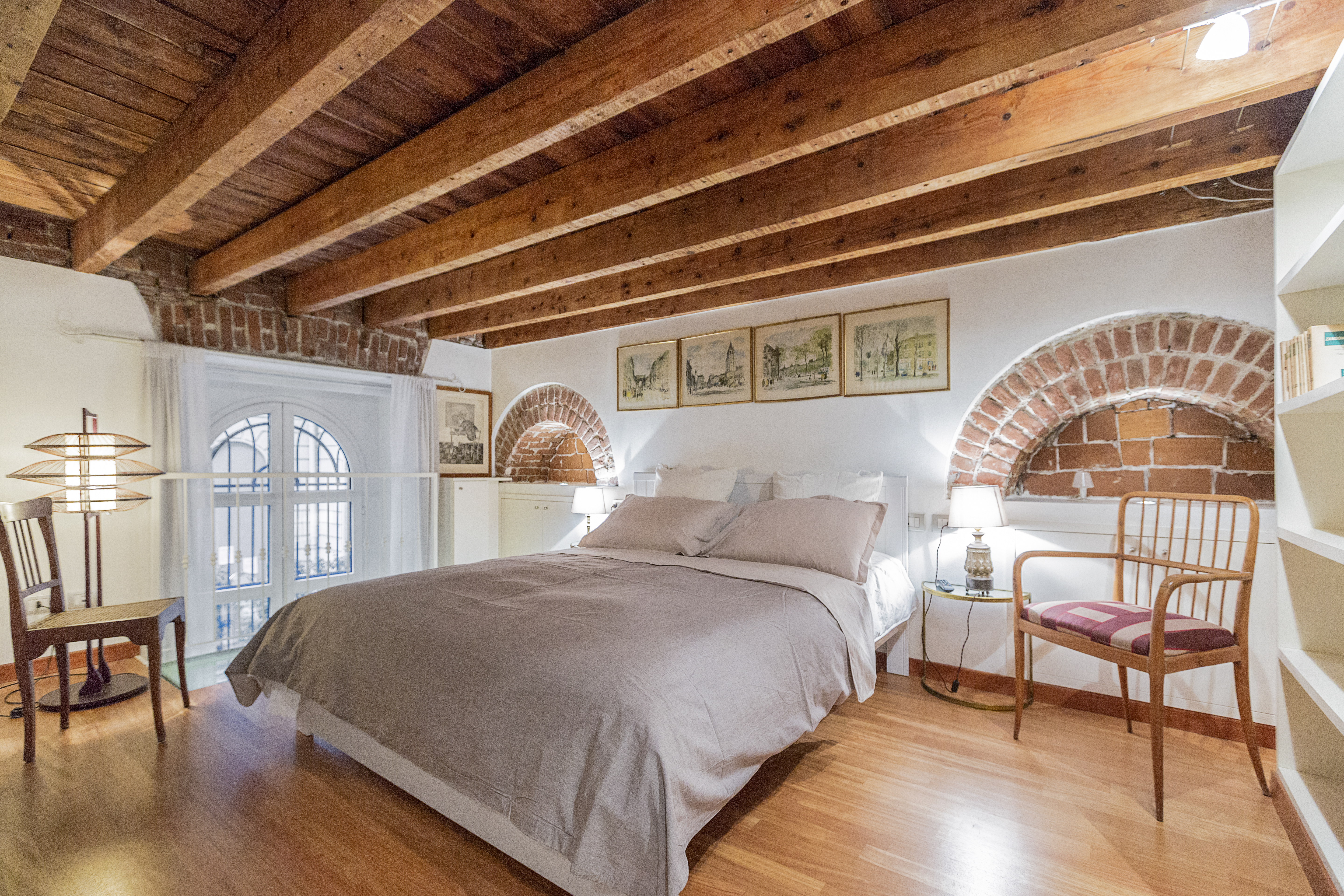 Three-level charming apartment