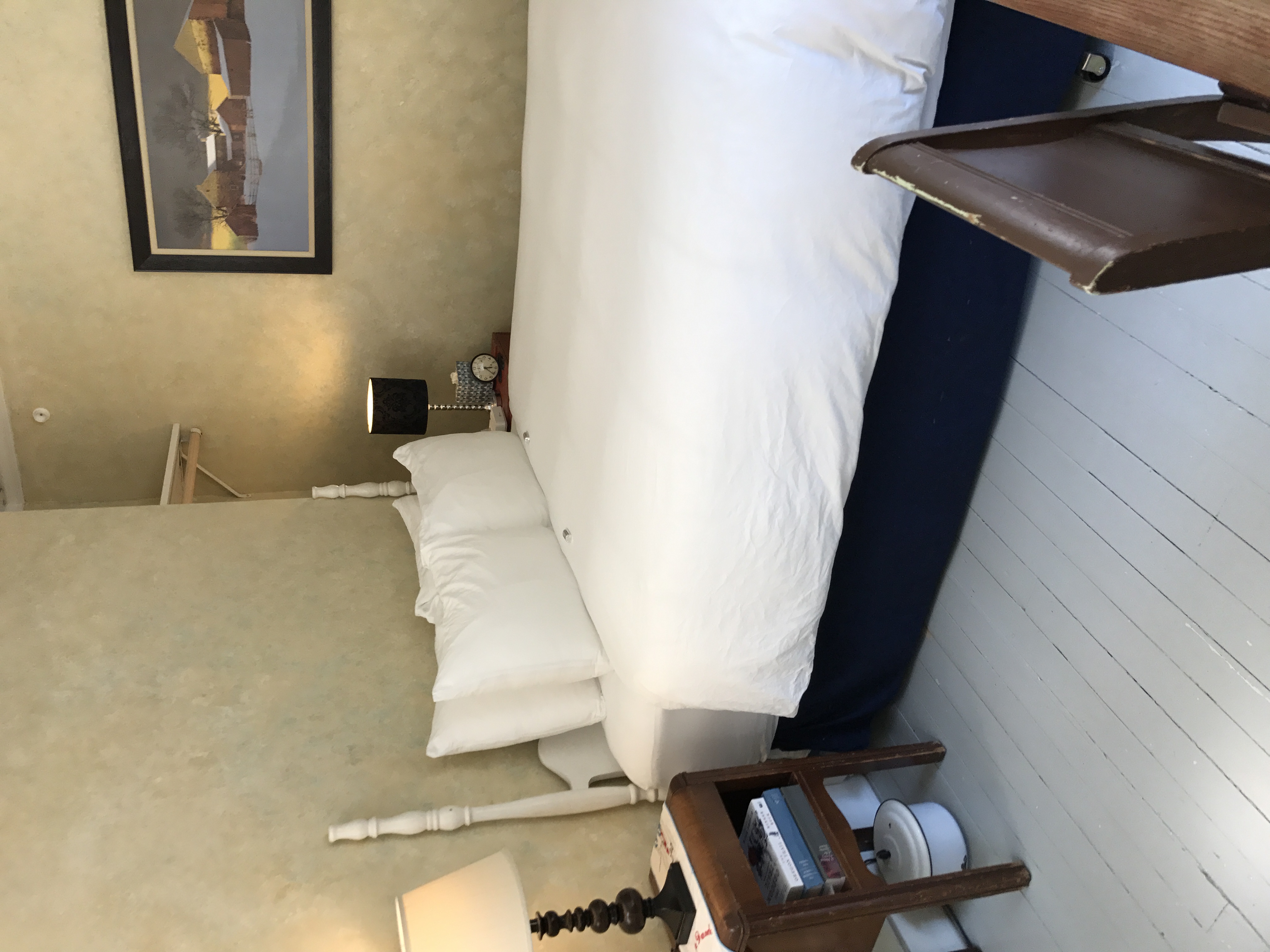 The Bald Eagle Room Houses for Rent in Bandon, Oregon, United States