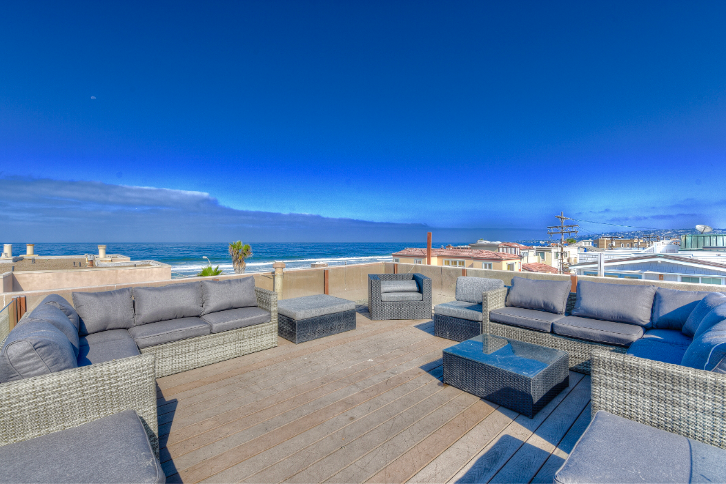 Oceanview Condo+Stunning Rooftop Deck Sleep 10+AC Condominiums for