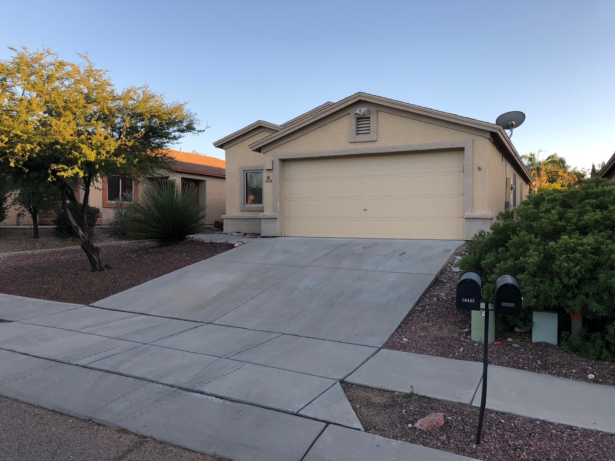 Rita Ranch.. Clean home in safe neighborhood.. Houses for Rent in