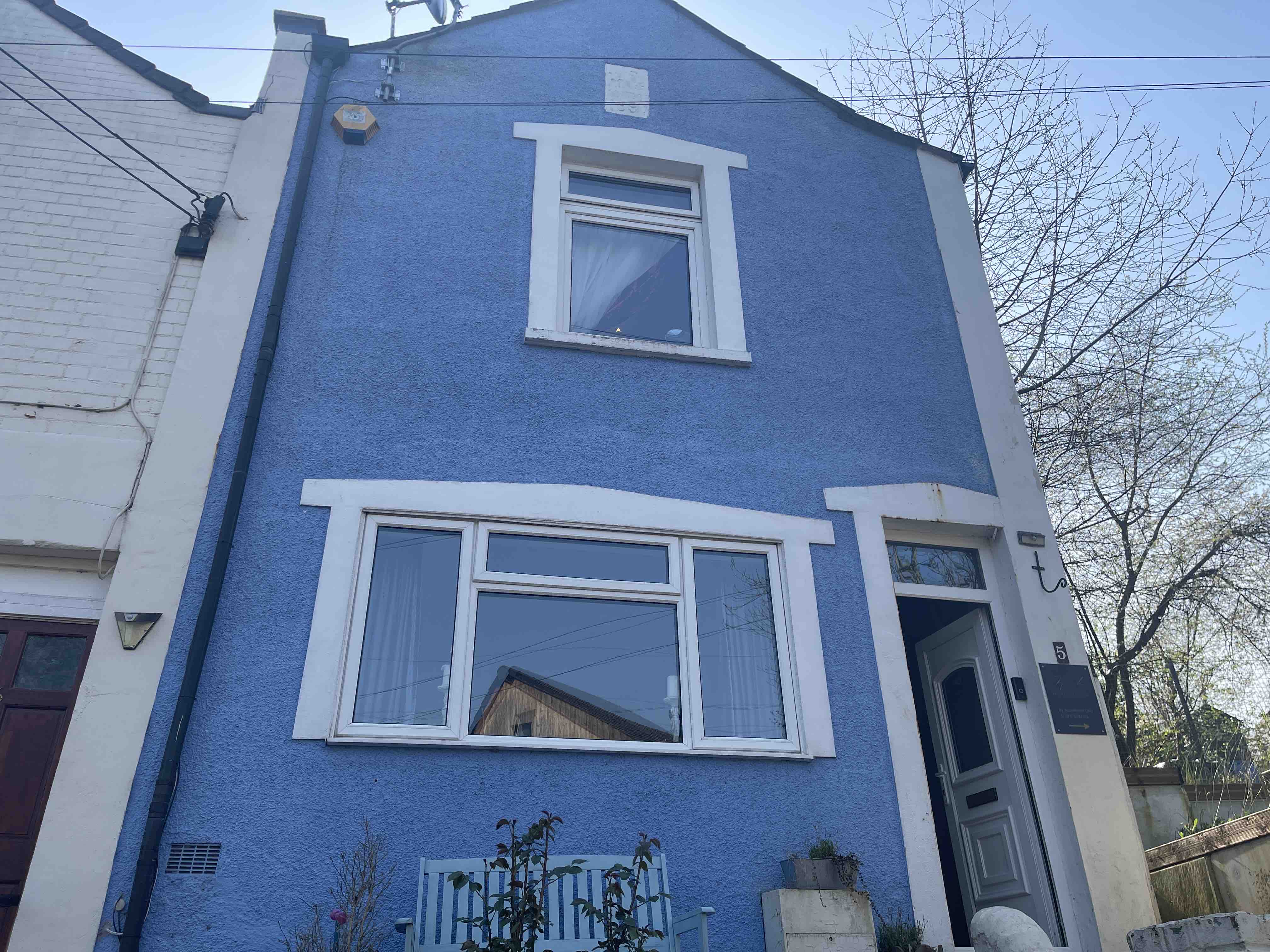 Delightful railway cottage , entire home w garden in Brislington West, Bristol
