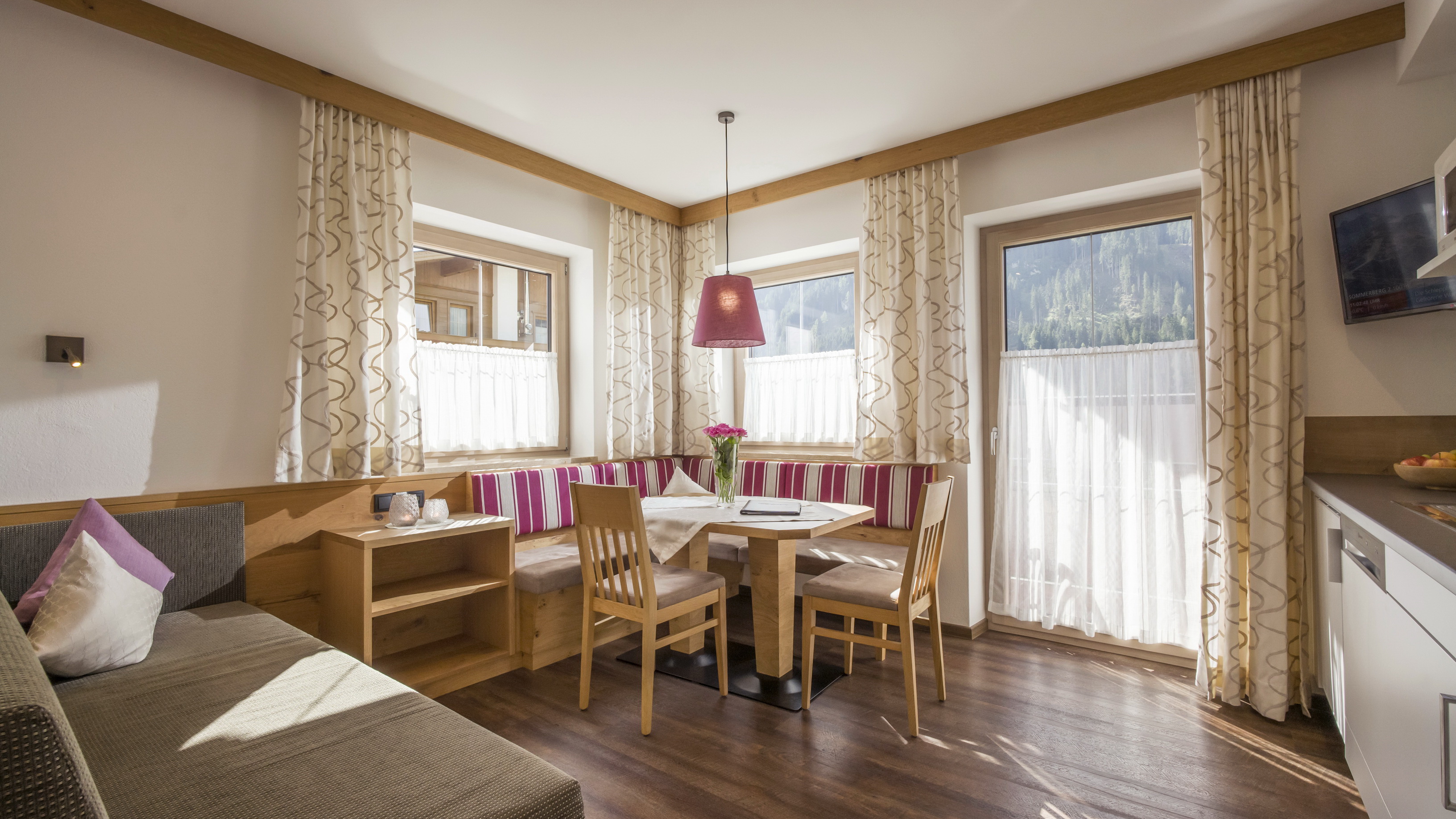 Top 1- BR Apartment with balcony and view