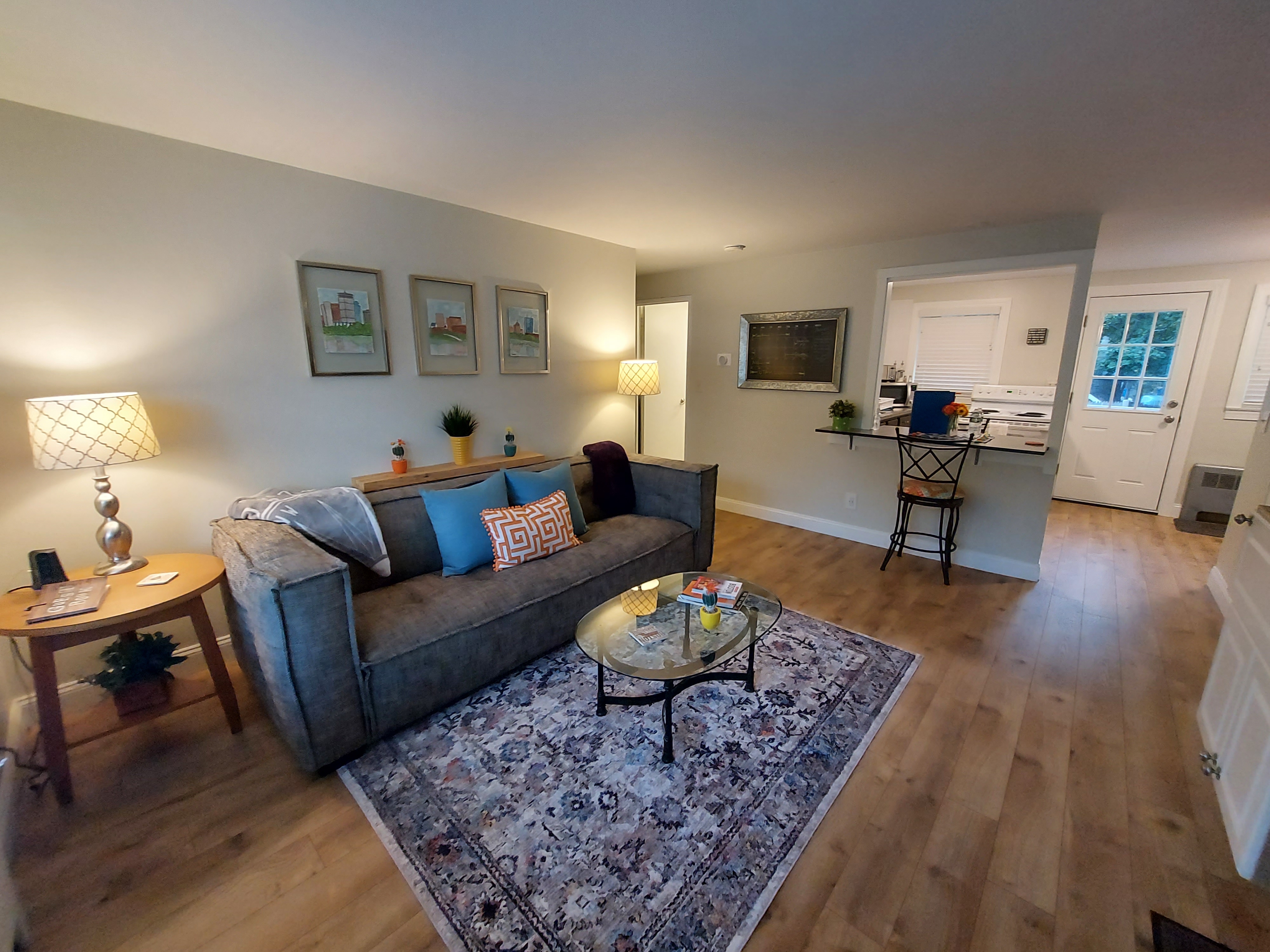 Work or play... we invite you to stay!