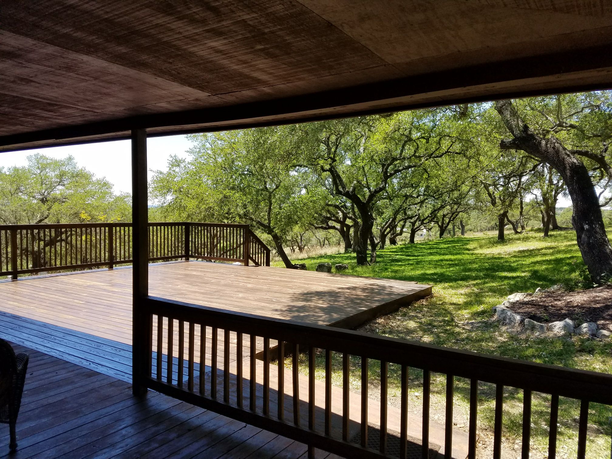 11 acre Hill Country Retreat -Views,2000sq ft deck