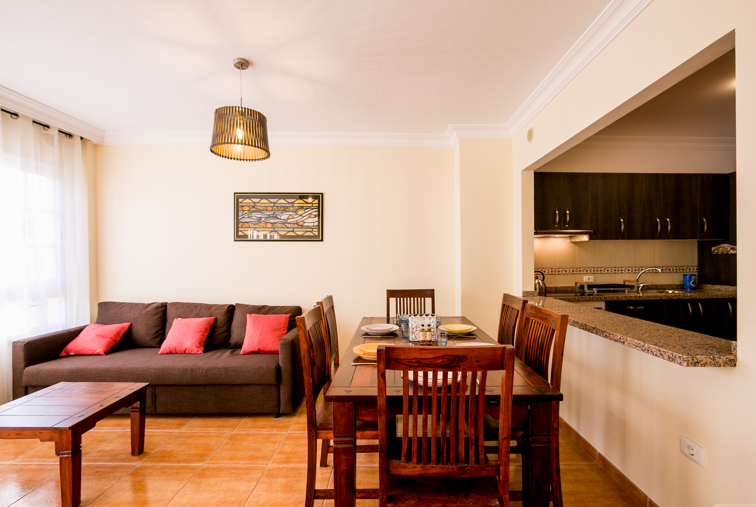 Spacious comfortable appartment close to the ocean