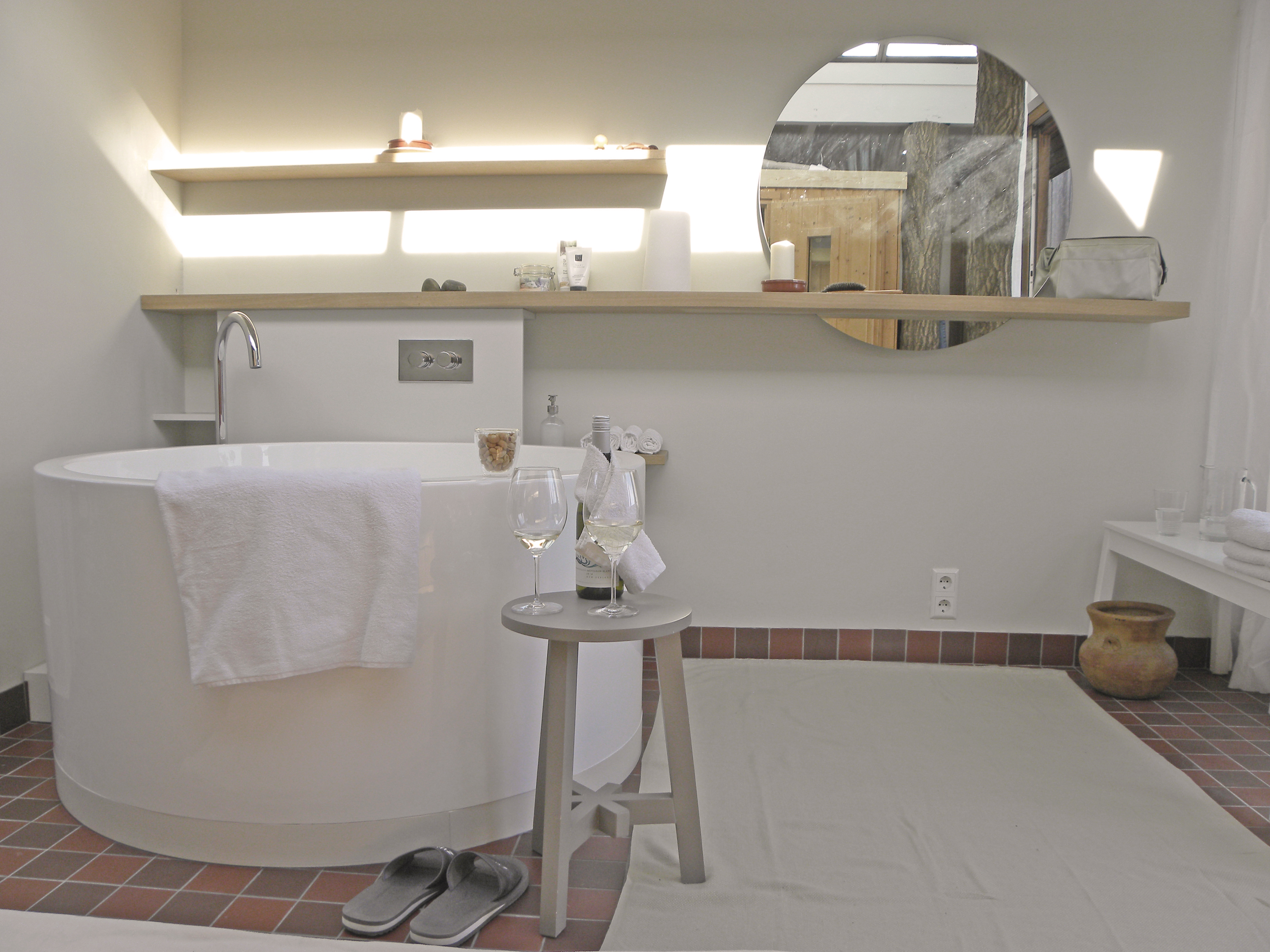 Spacious design home with spa in canal house โ Amsterdam stay