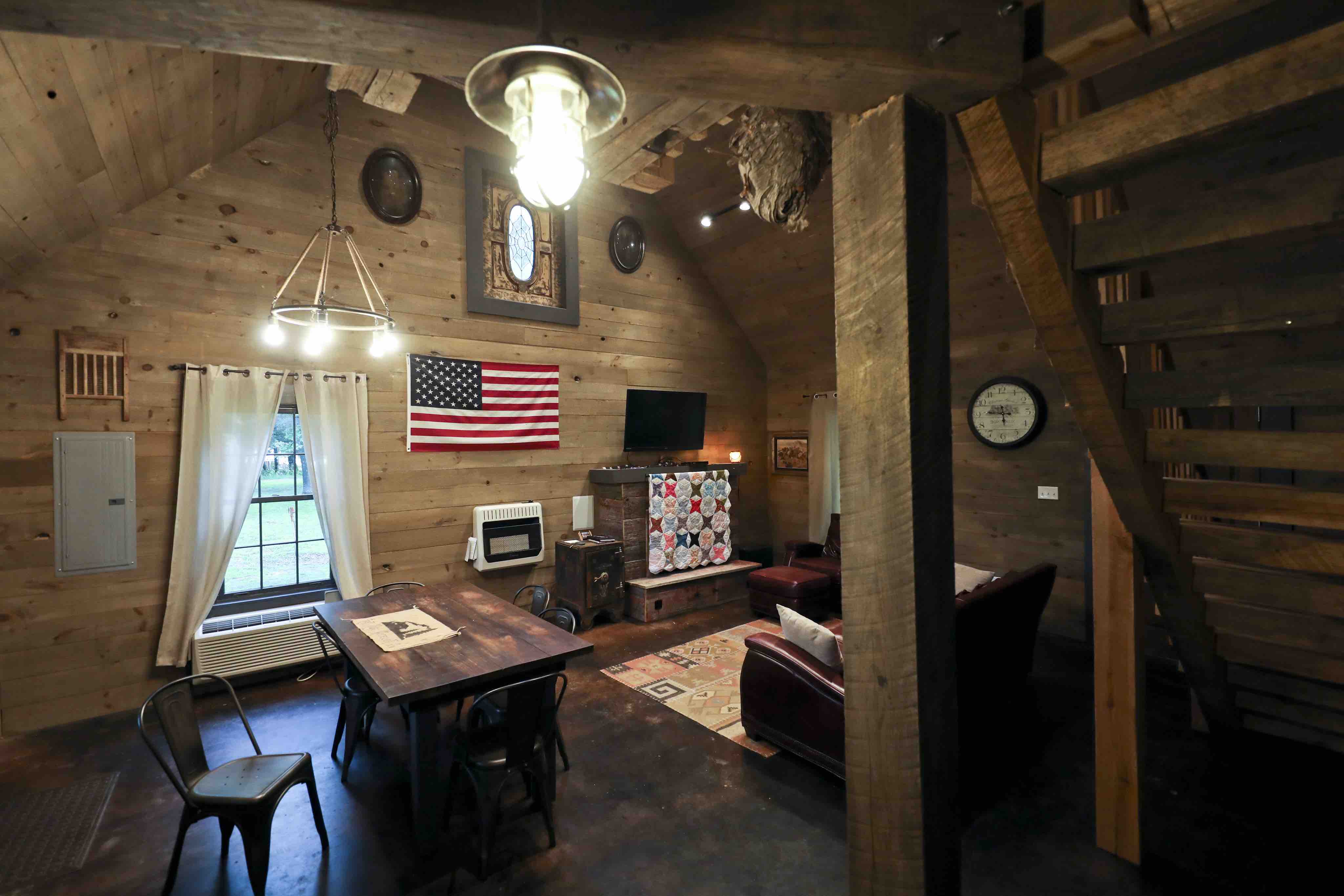 Last Mile Hideout Cabins for Rent in Harrison, Arkansas, United States