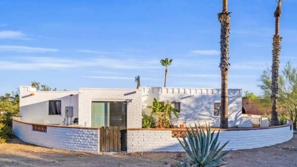 DESERT COMFORT. Enjoy Sunny days/desert nights!
