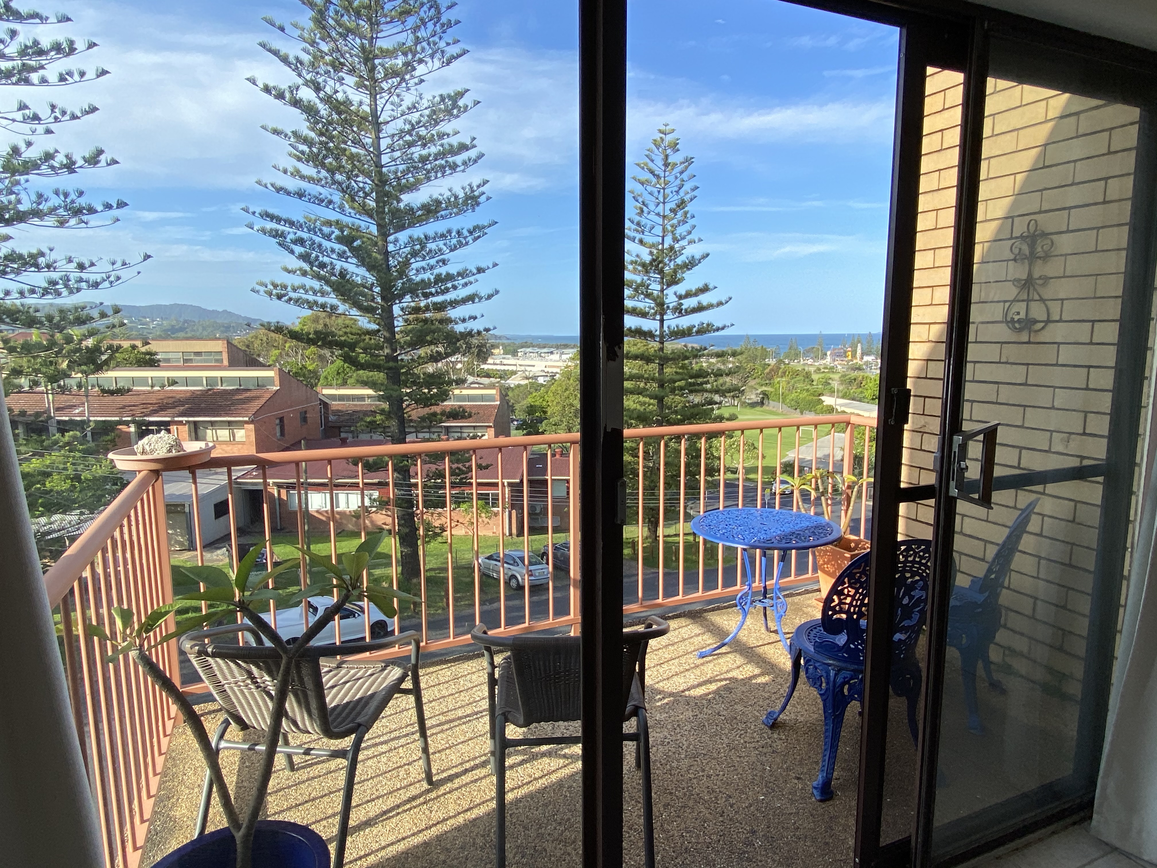 Sun drenched unit with 360 views in Coffs Harbour, Mid North Coast