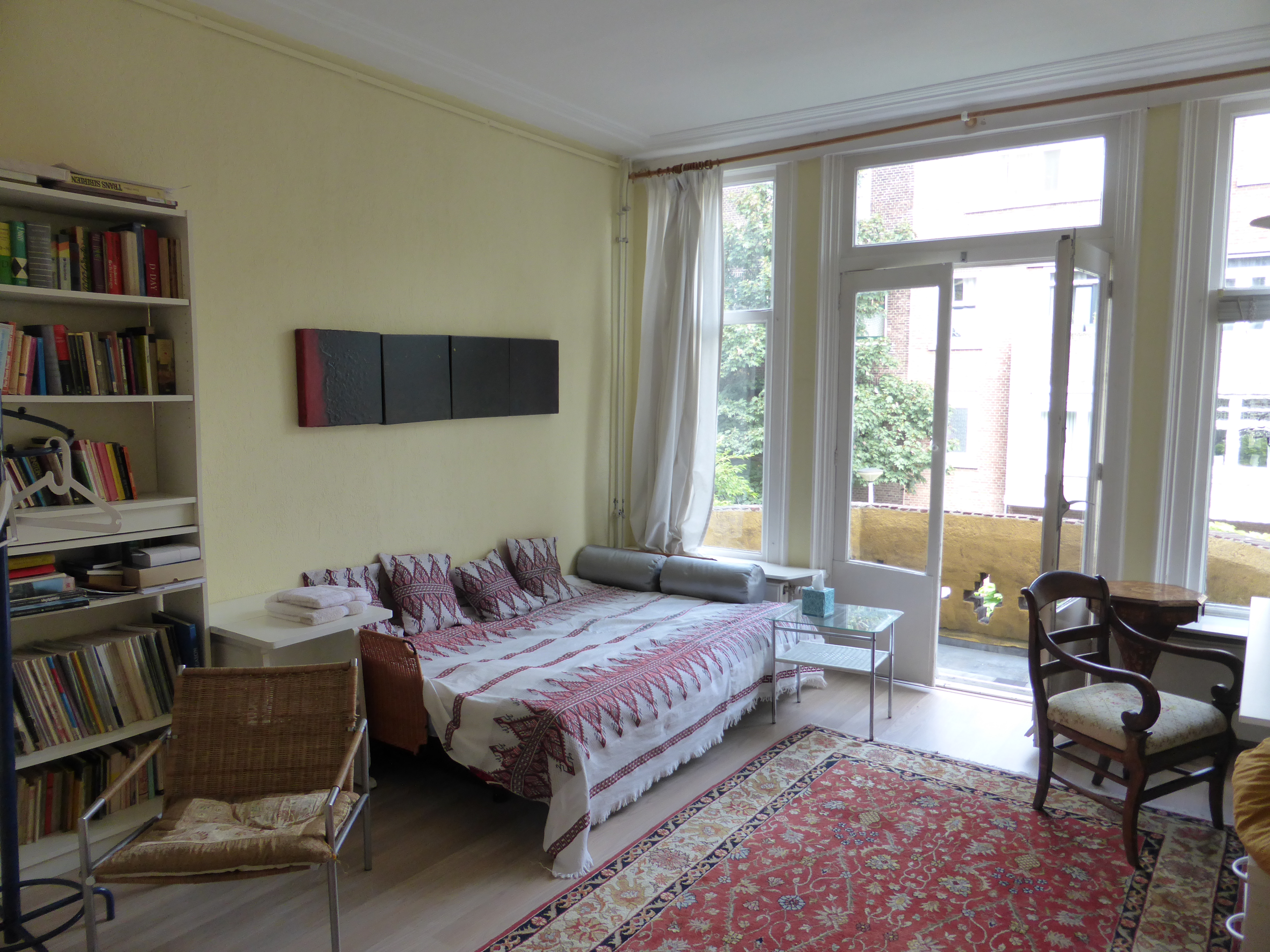 Spacious room close to city centre — Rotterdam stay