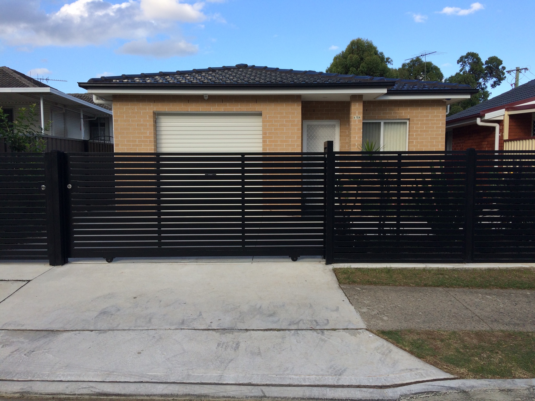 New Modern Clean House - Long Term Stays Welcome