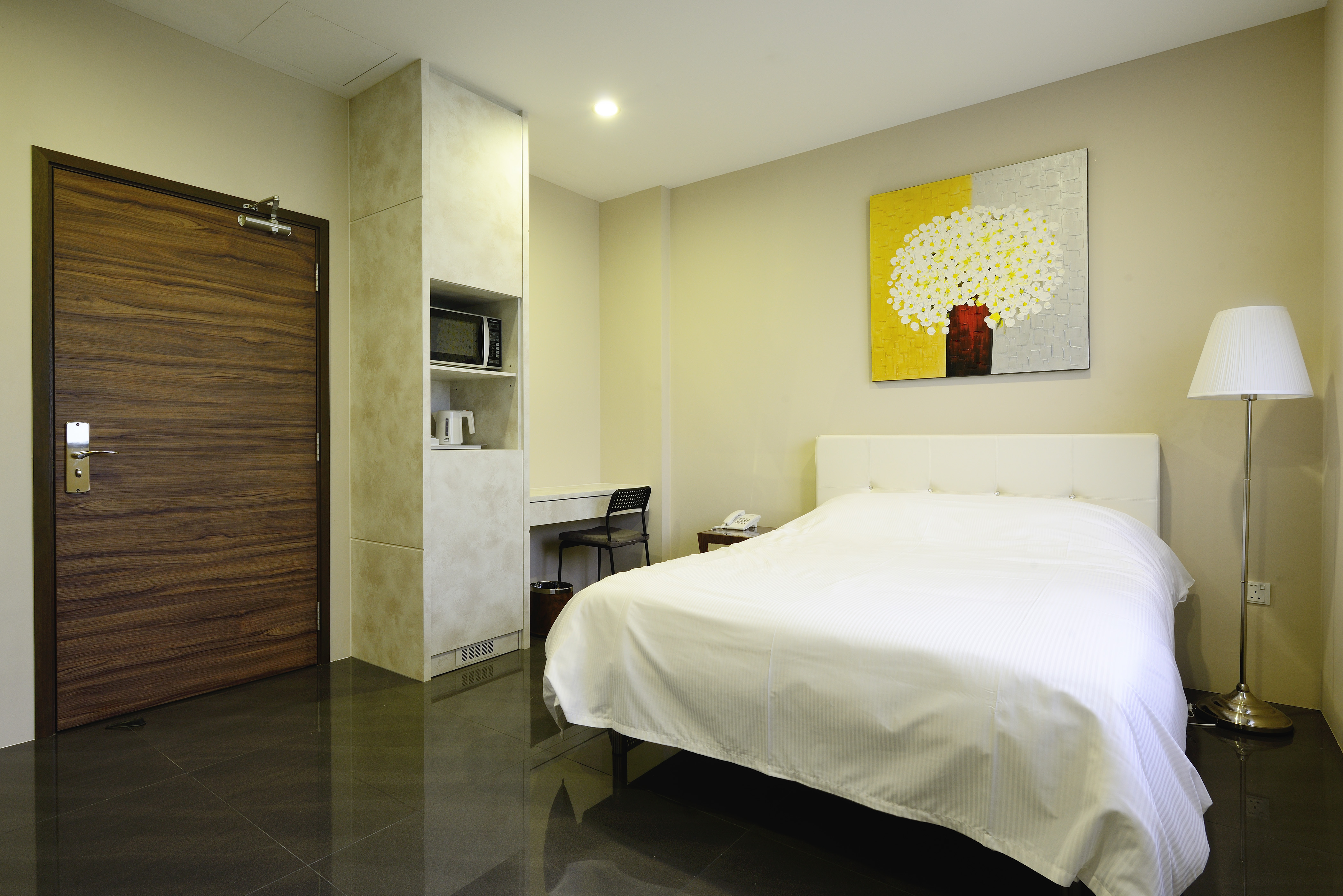 Central CBD Serviced Studio w subway station (MRT)