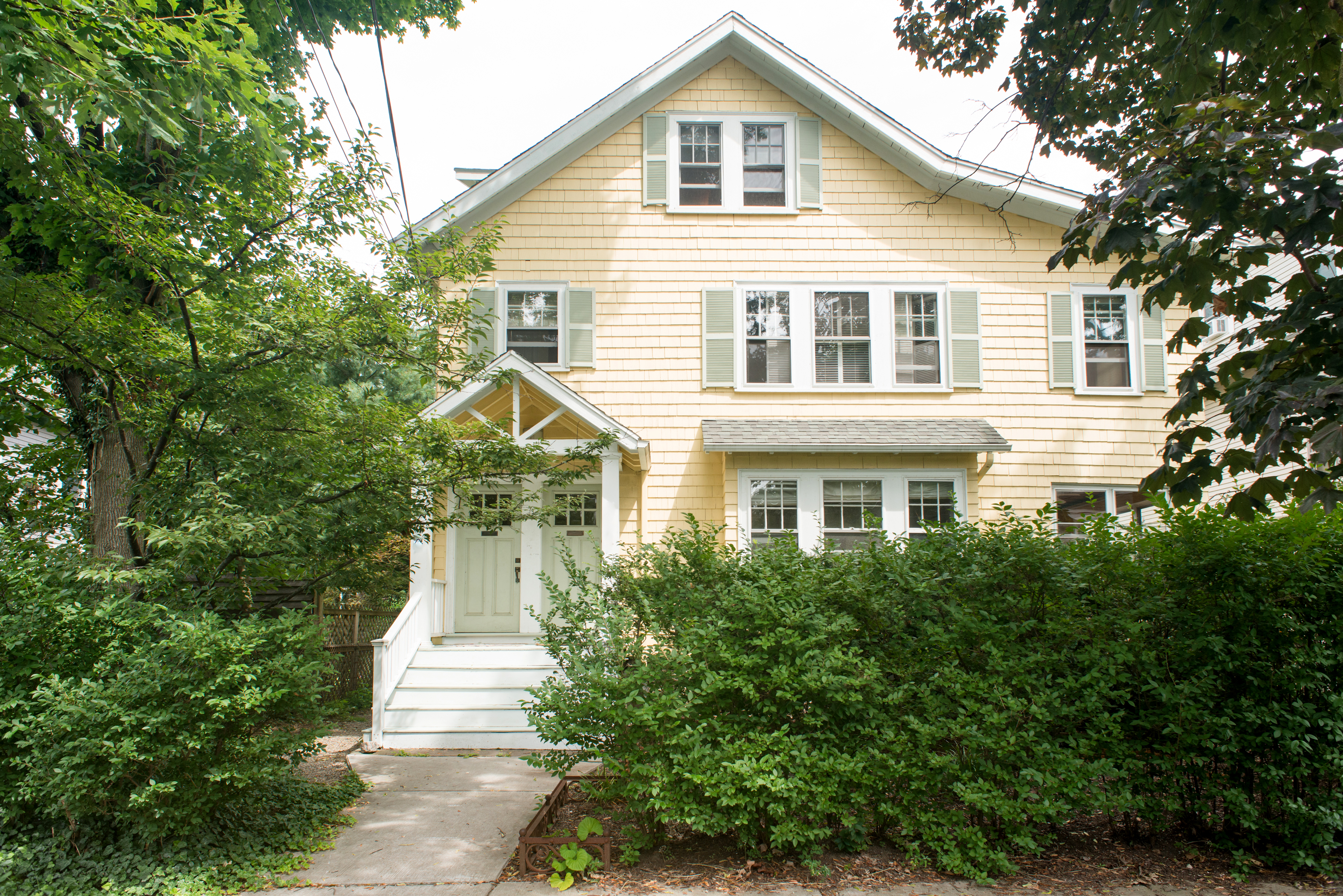Urban oasis in Huron Village in West Cambridge, Cambridge