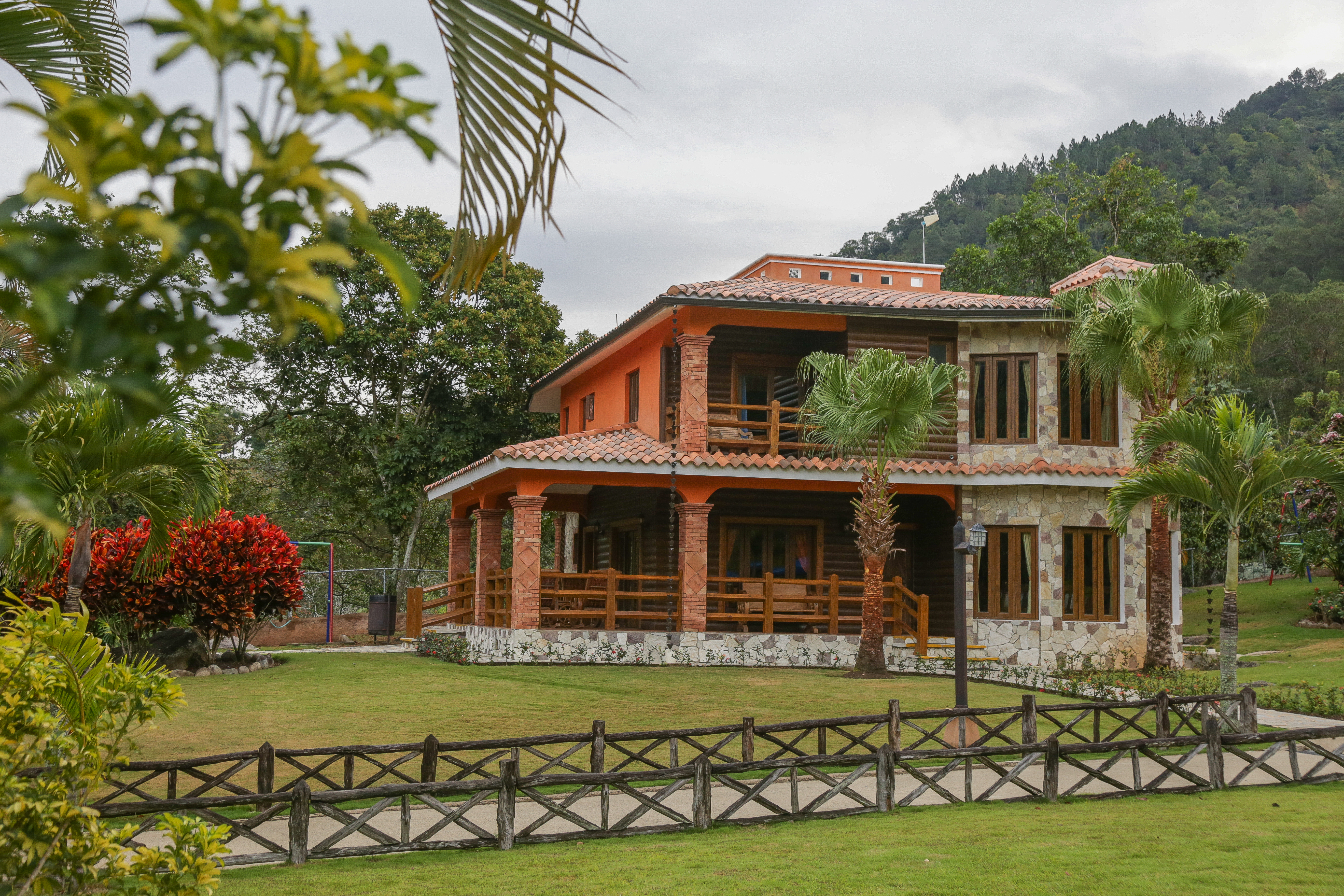 ベレッサ6　ヒナバァサマ Cereza with Air Conditioning Rancho Las Guazaras - Villas for Rent