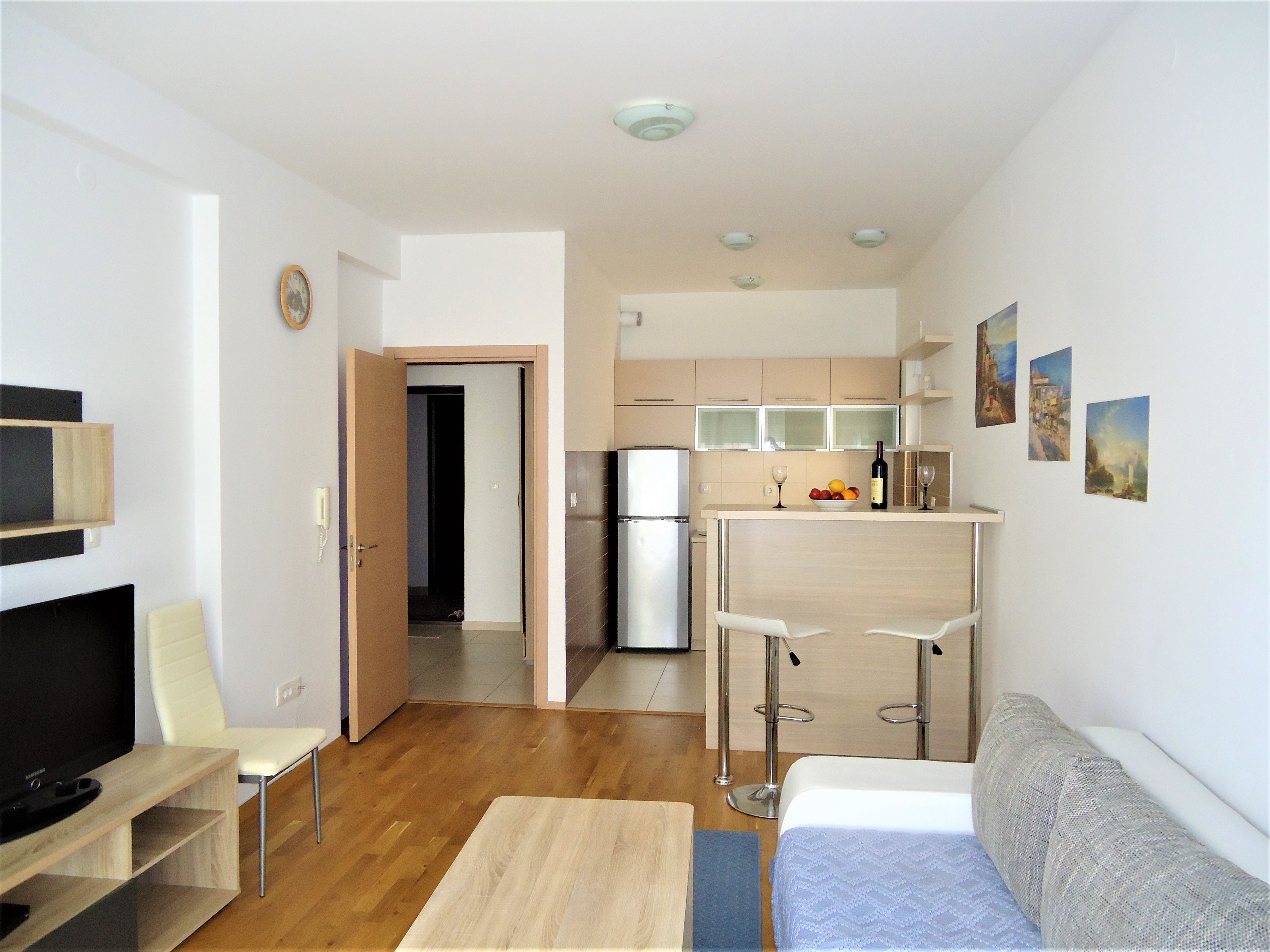 4 GUEST 'S APARTMENT IN 150M FROM PLYAJA!