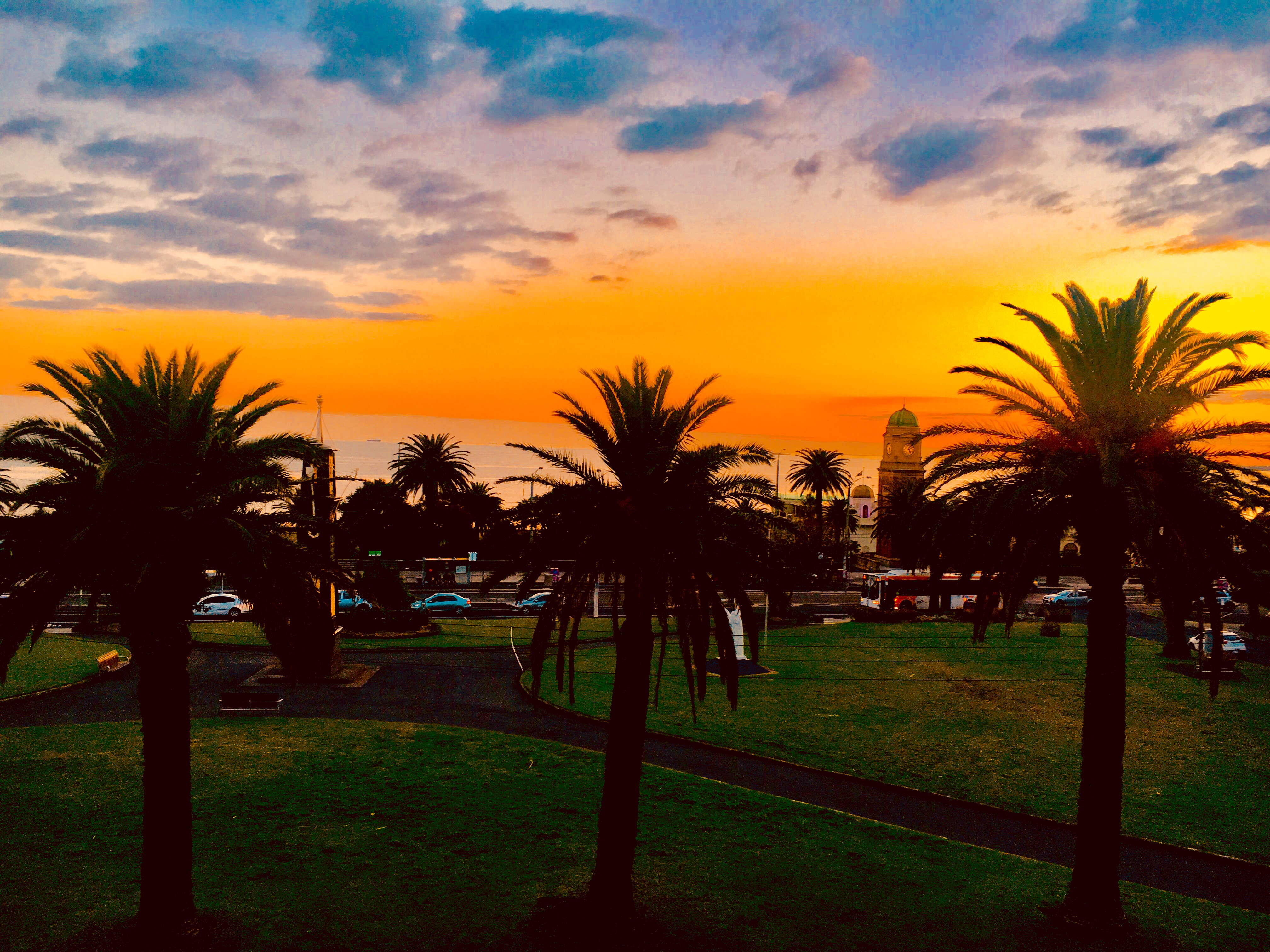 Quintessentially St Kilda - beachside apartment